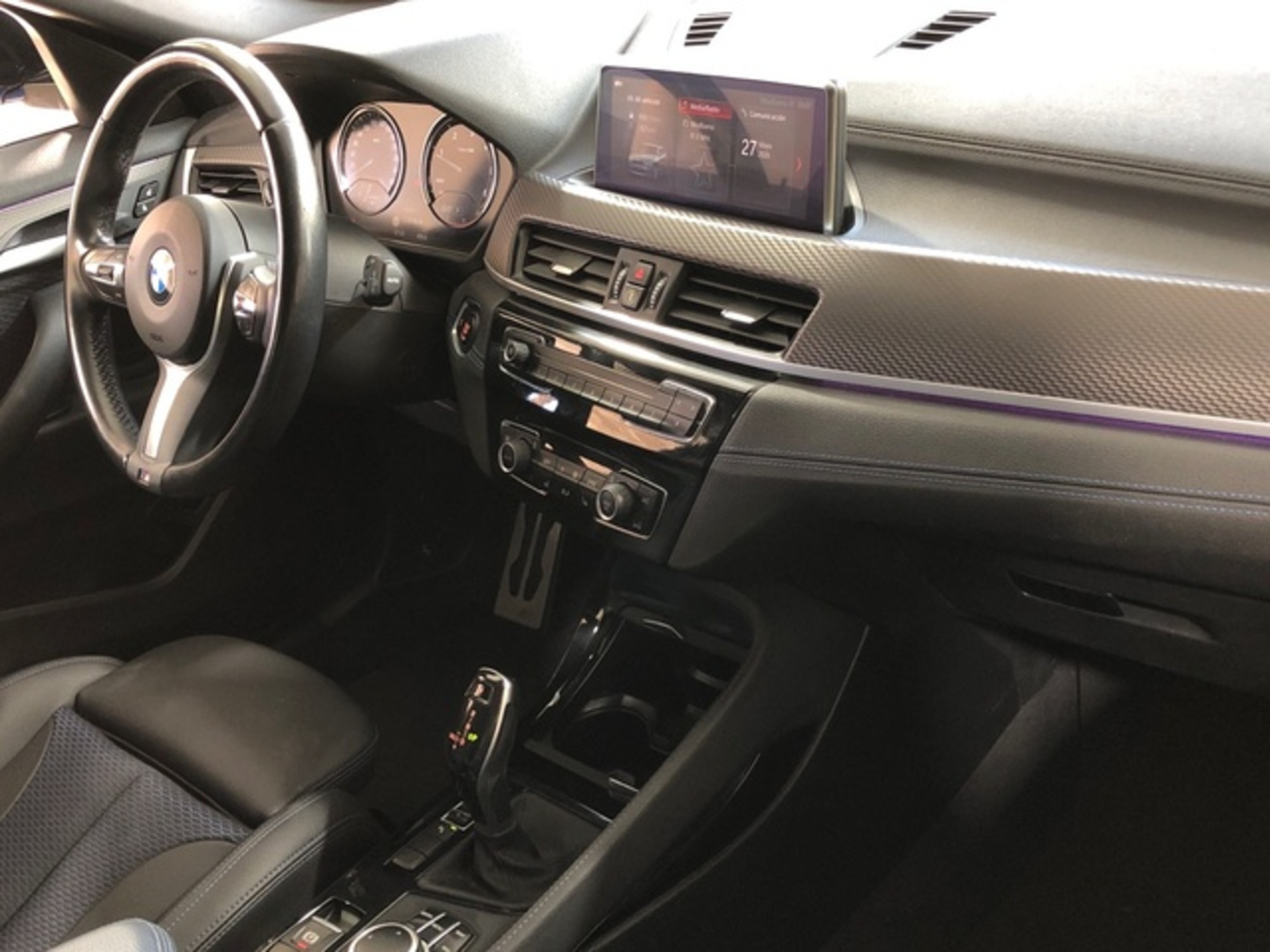 Renting BMW X2 sDrive18d Business 110 kW (150 CV)