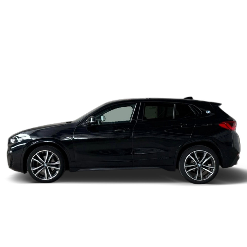 Renting BMW X2 sDrive18i 103 kW (140 CV) 5 1