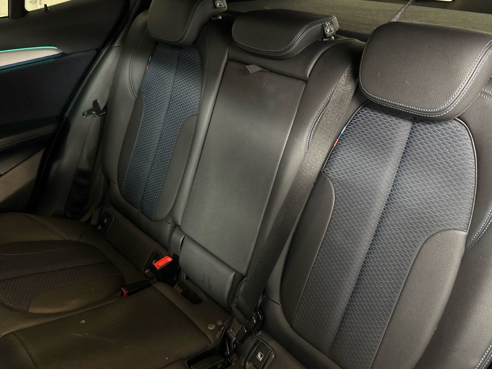 Renting BMW X2 sDrive18i 103 kW (140 CV) 5 1