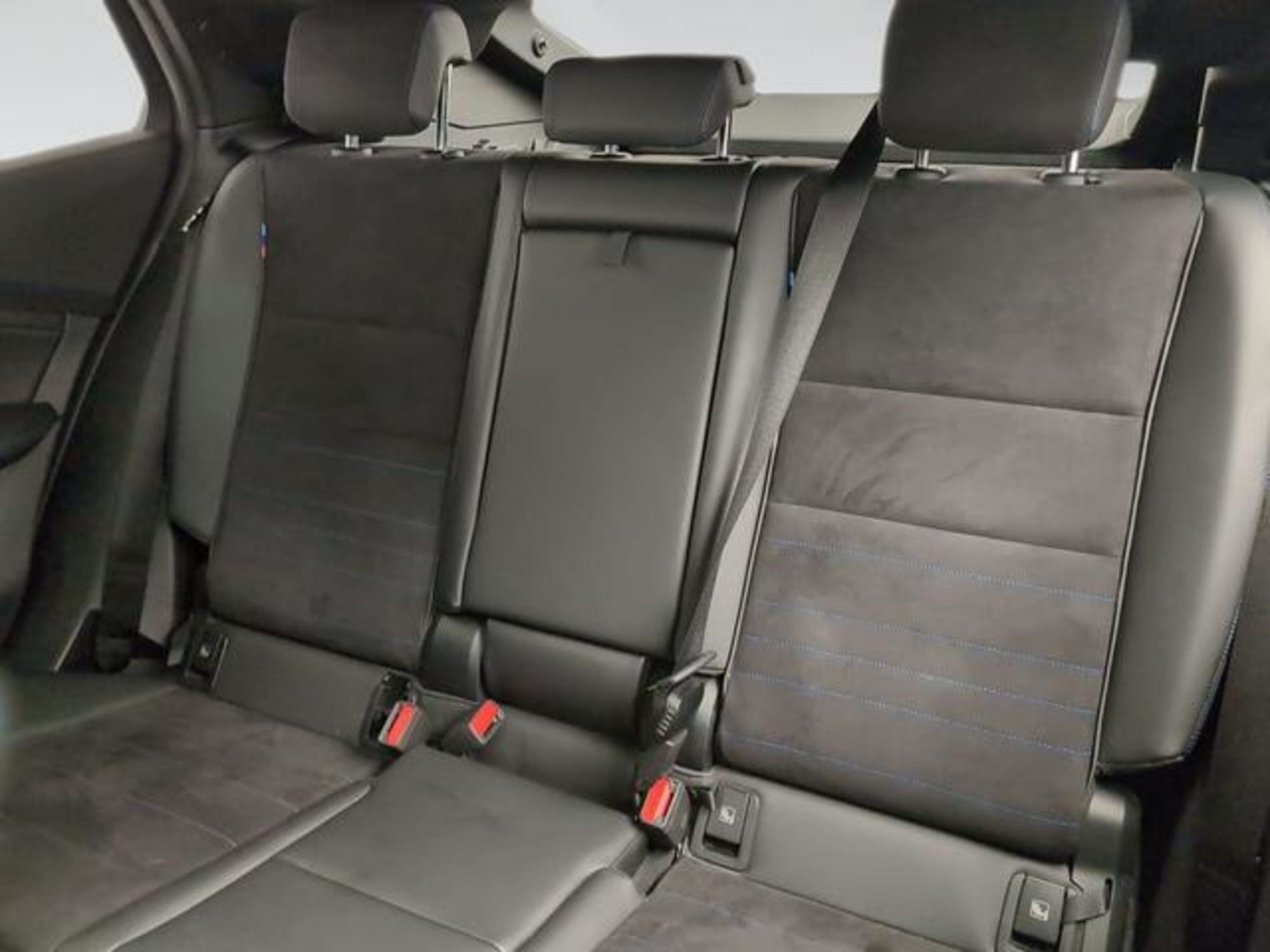 Renting BMW X2 sDrive20i 125 kW (170 CV) 15