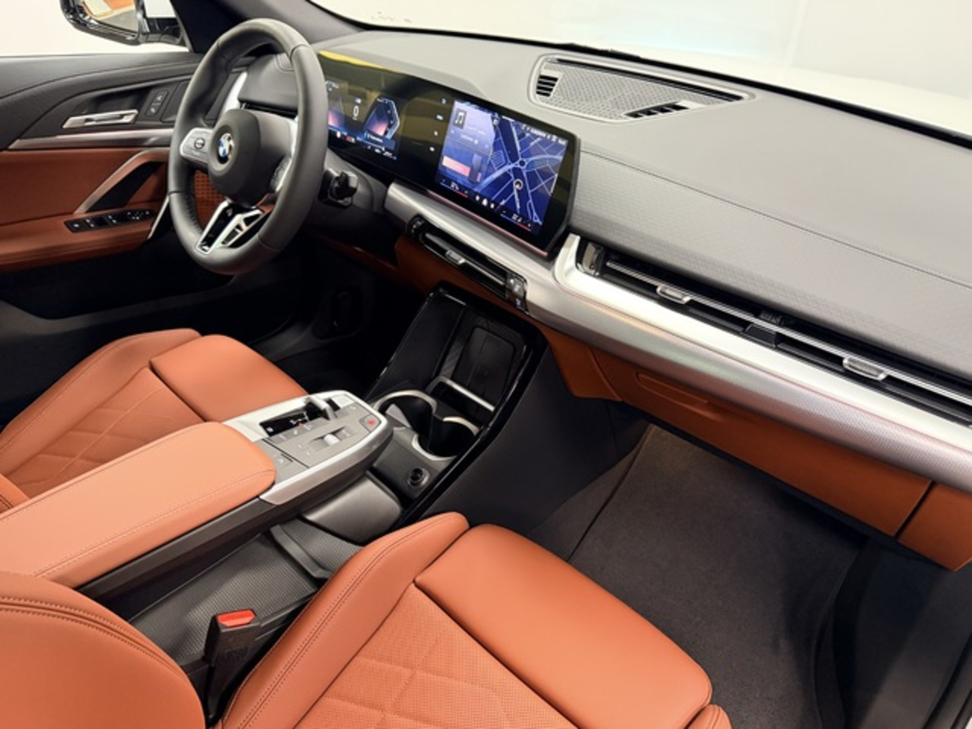 Renting BMW X2 sDrive20i 125 kW (170 CV) 5 2