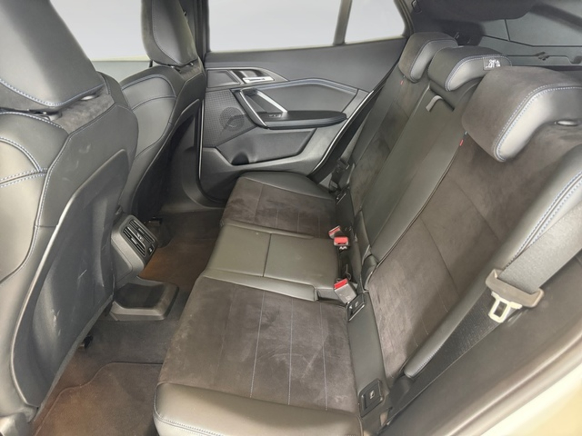 Renting BMW X2 xDrive20d 120 kW (163 CV) 12 2