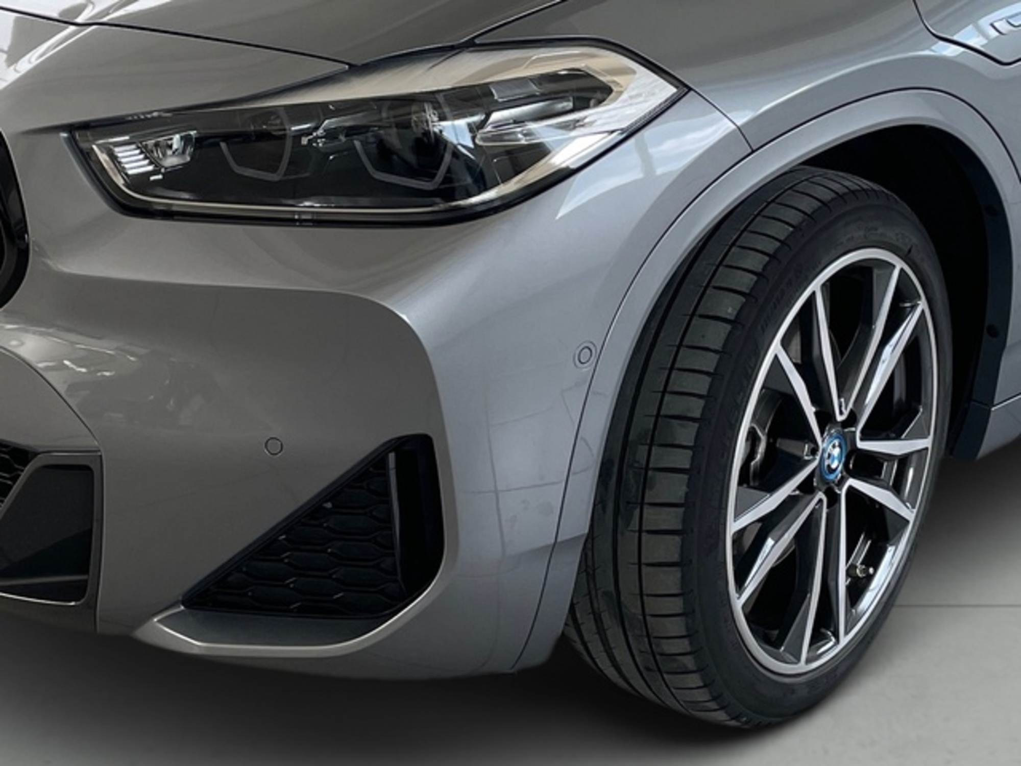 Renting BMW X2 xDrive25e 162 kW (220 CV) 1