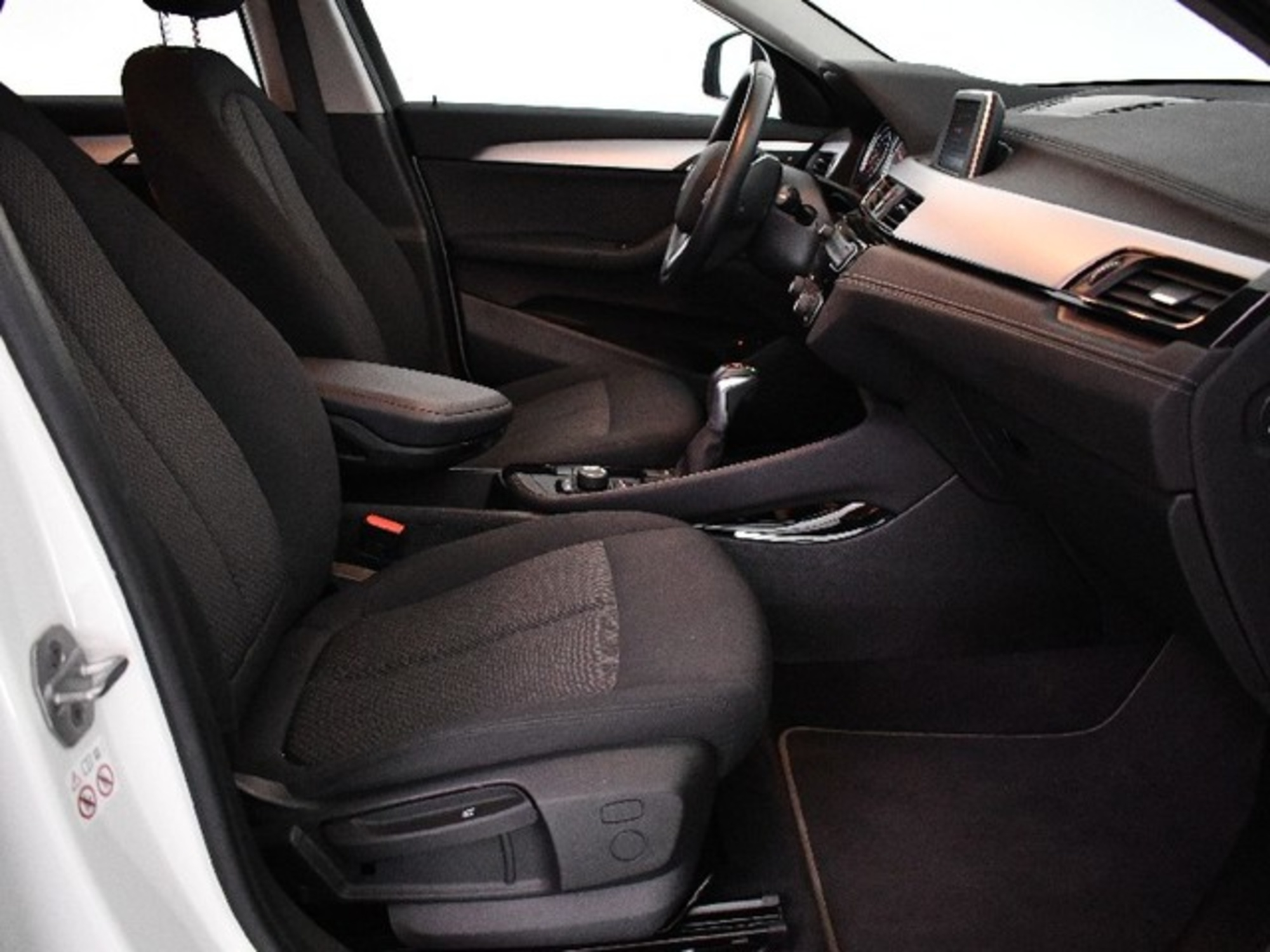Renting BMW X2 xDrive25e 162 kW (220 CV) 2