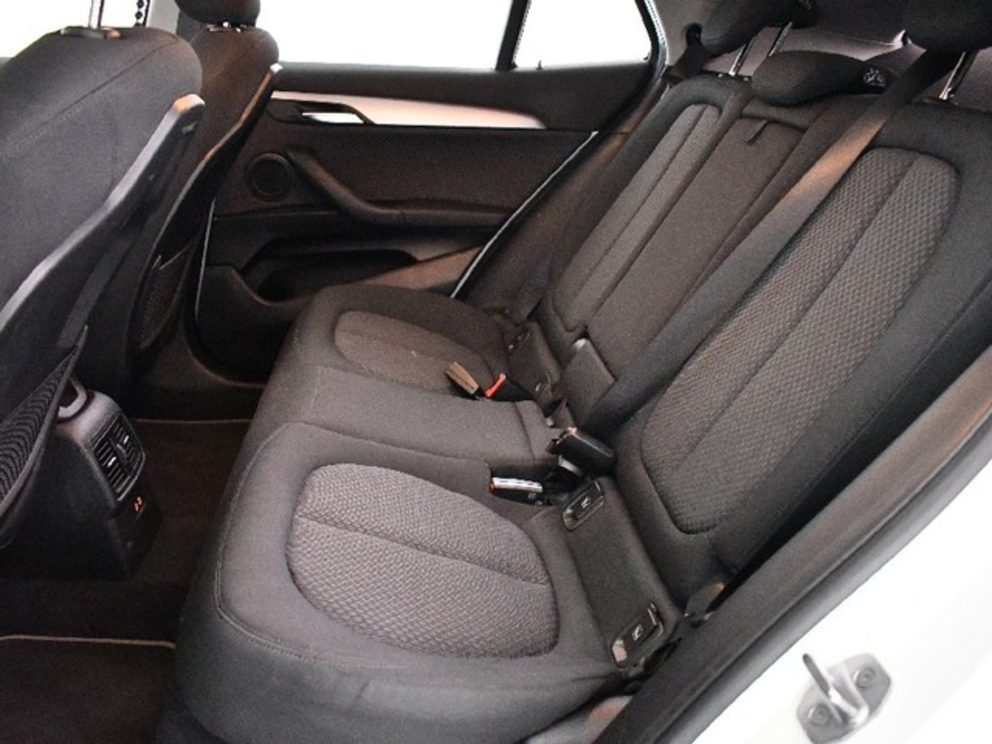Renting BMW X2 xDrive25e 162 kW (220 CV) 2