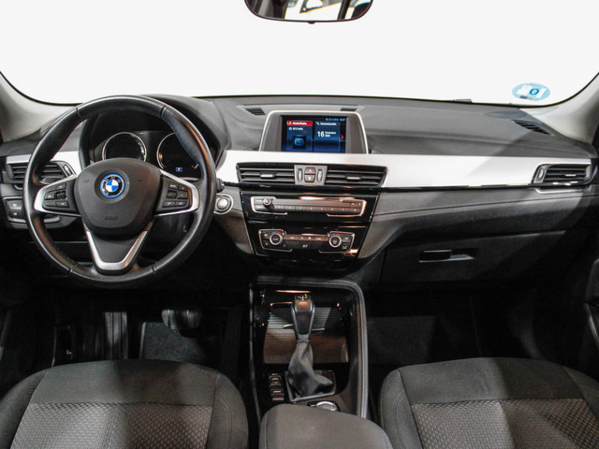 Renting BMW X2 xDrive25e 162 kW (220 CV) 2 1
