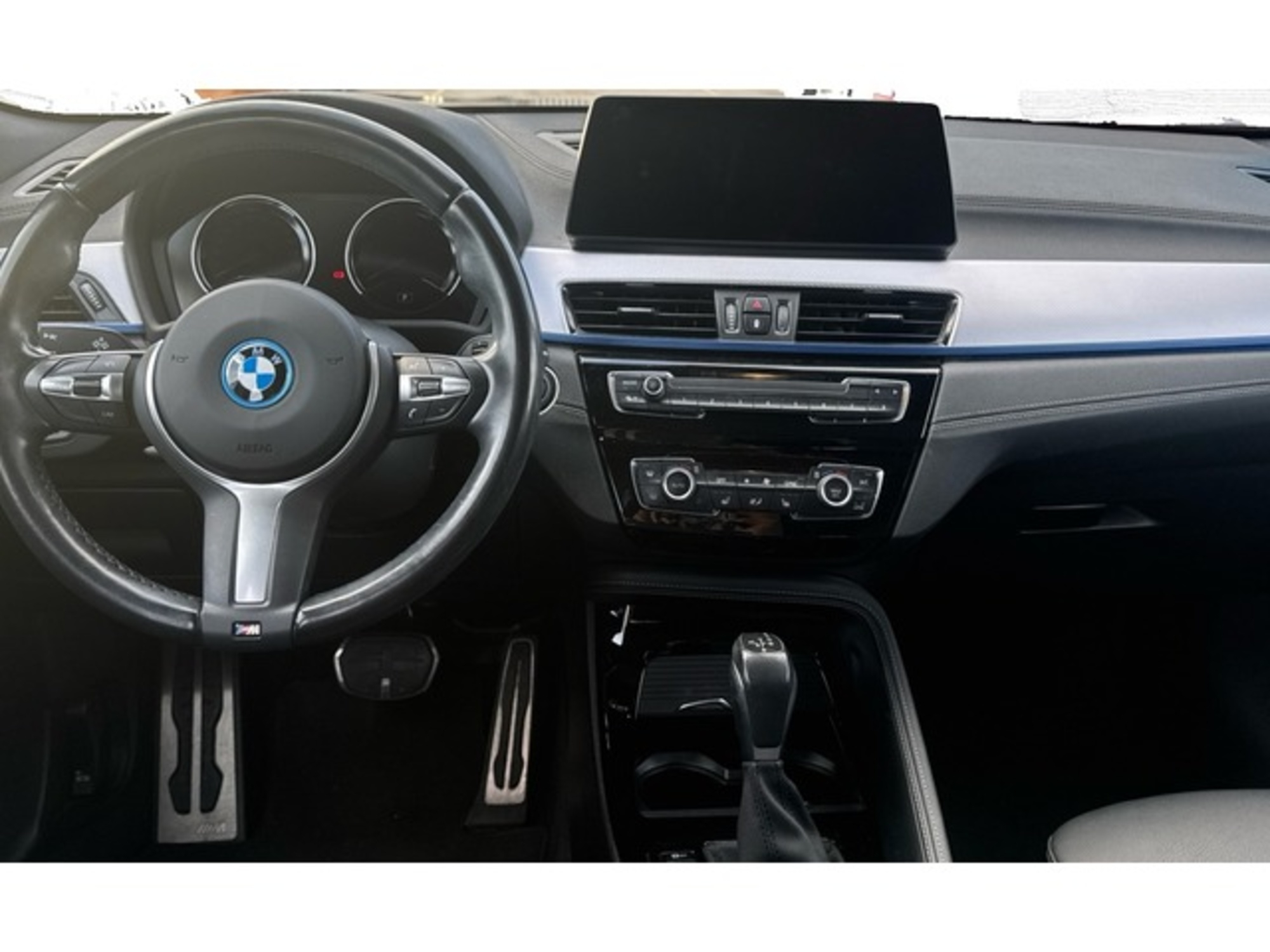 Renting BMW X2 xDrive25e 162 kW (220 CV) 4