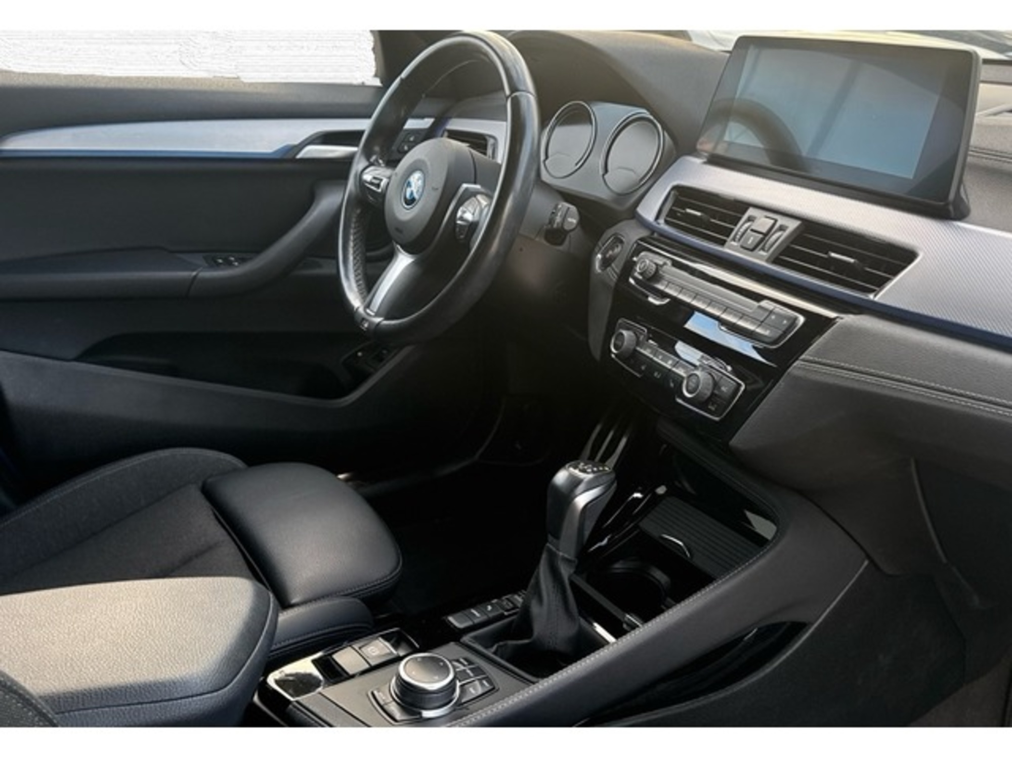 Renting BMW X2 xDrive25e 162 kW (220 CV) 4