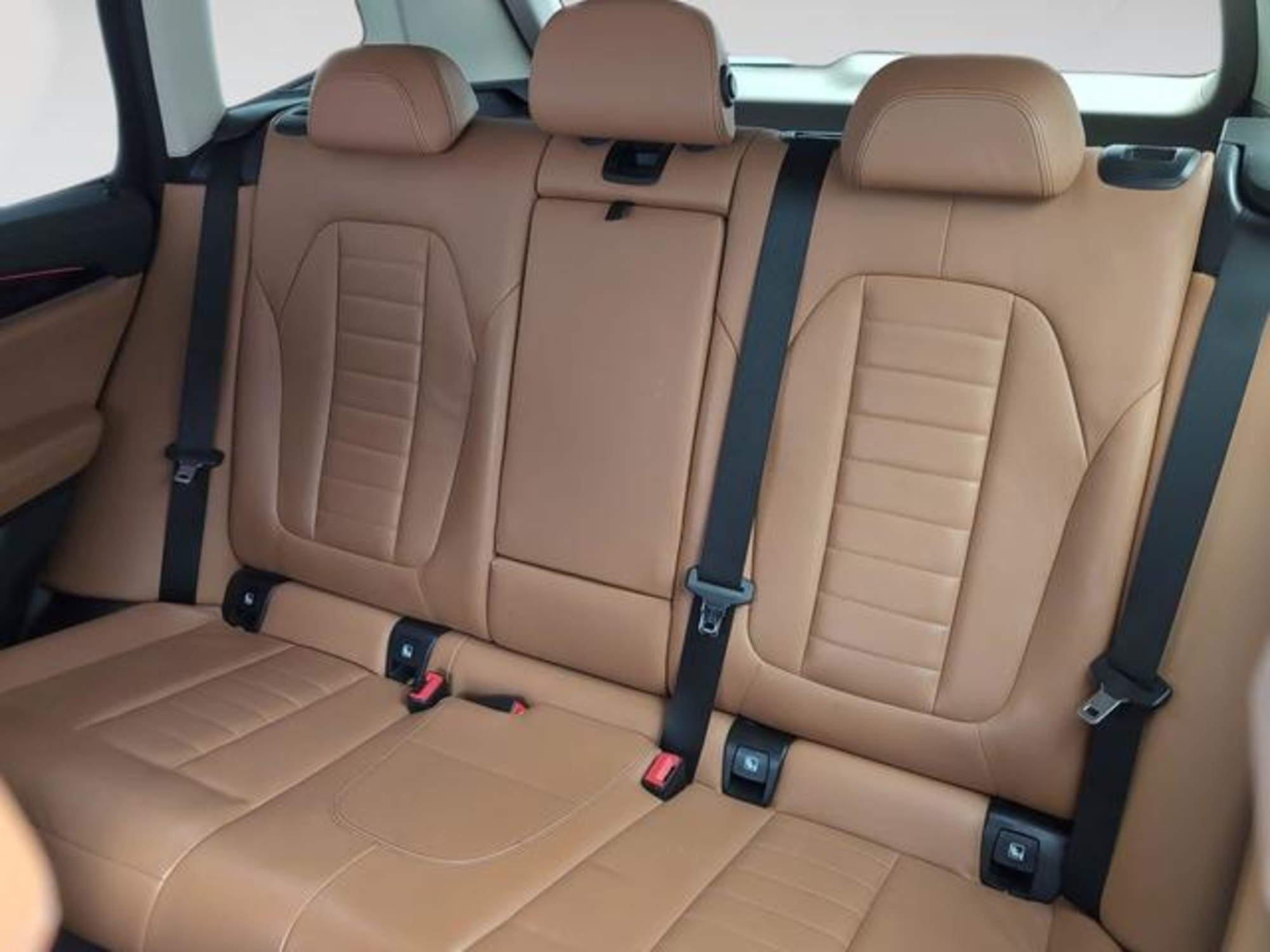 Renting BMW X3 xDrive20d 140 kW (190 CV) 1