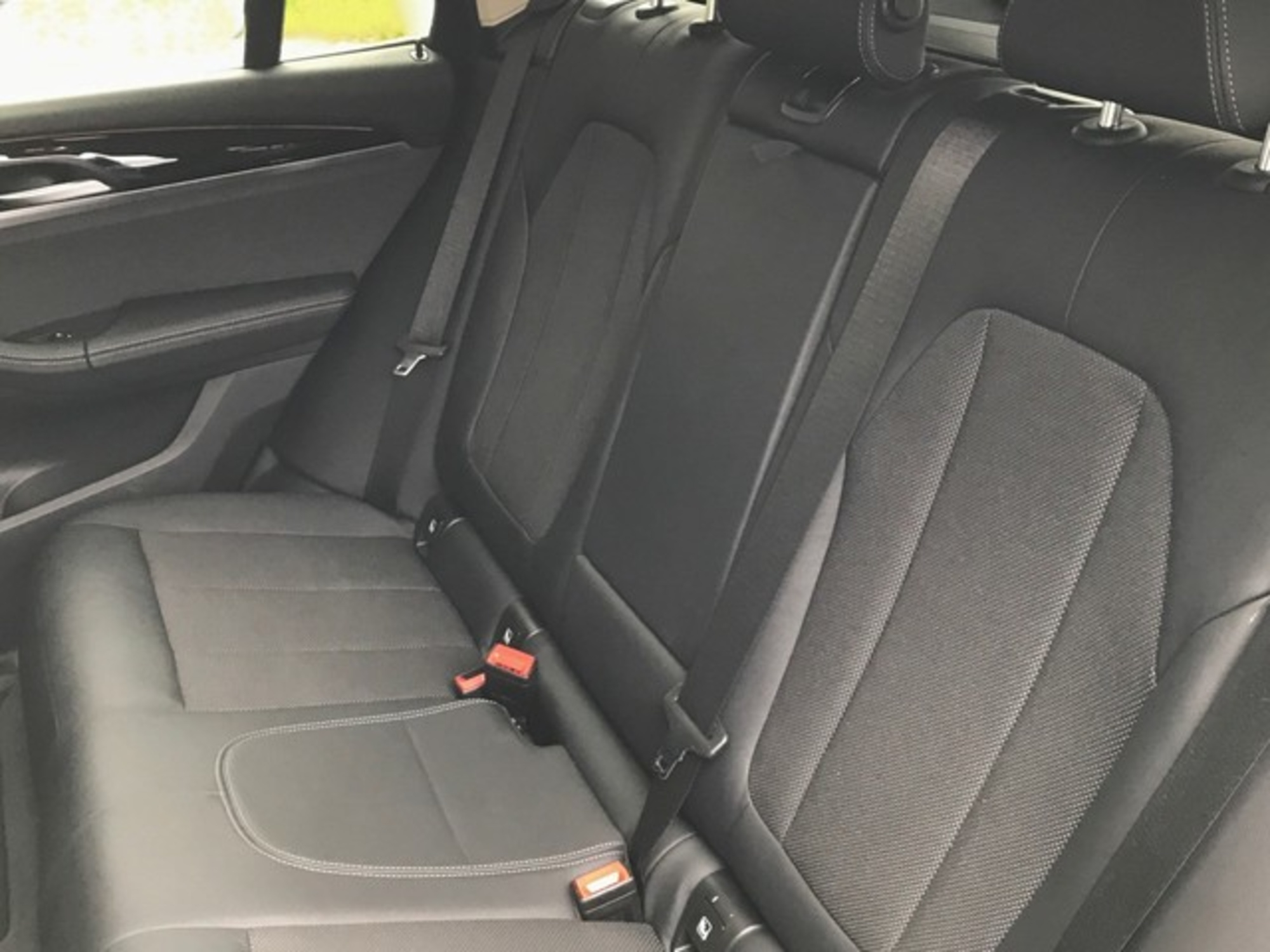 Renting BMW X3 xDrive20d 140 kW (190 CV) 1 2