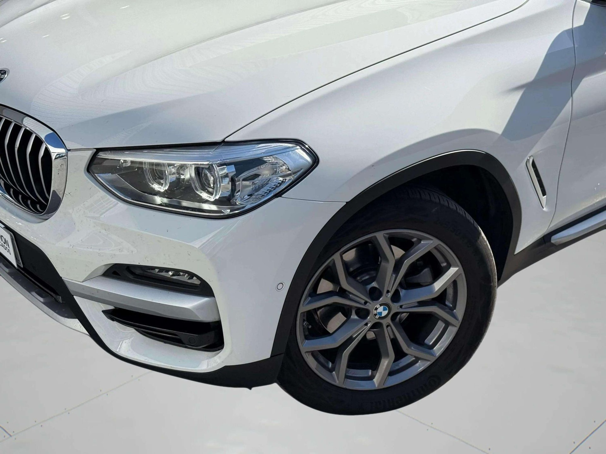 Renting BMW X3 xDrive20d 140 kW (190 CV) 2