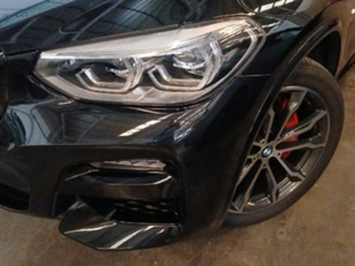 Renting BMW X3 xDrive20d 140 kW (190 CV) 2 1