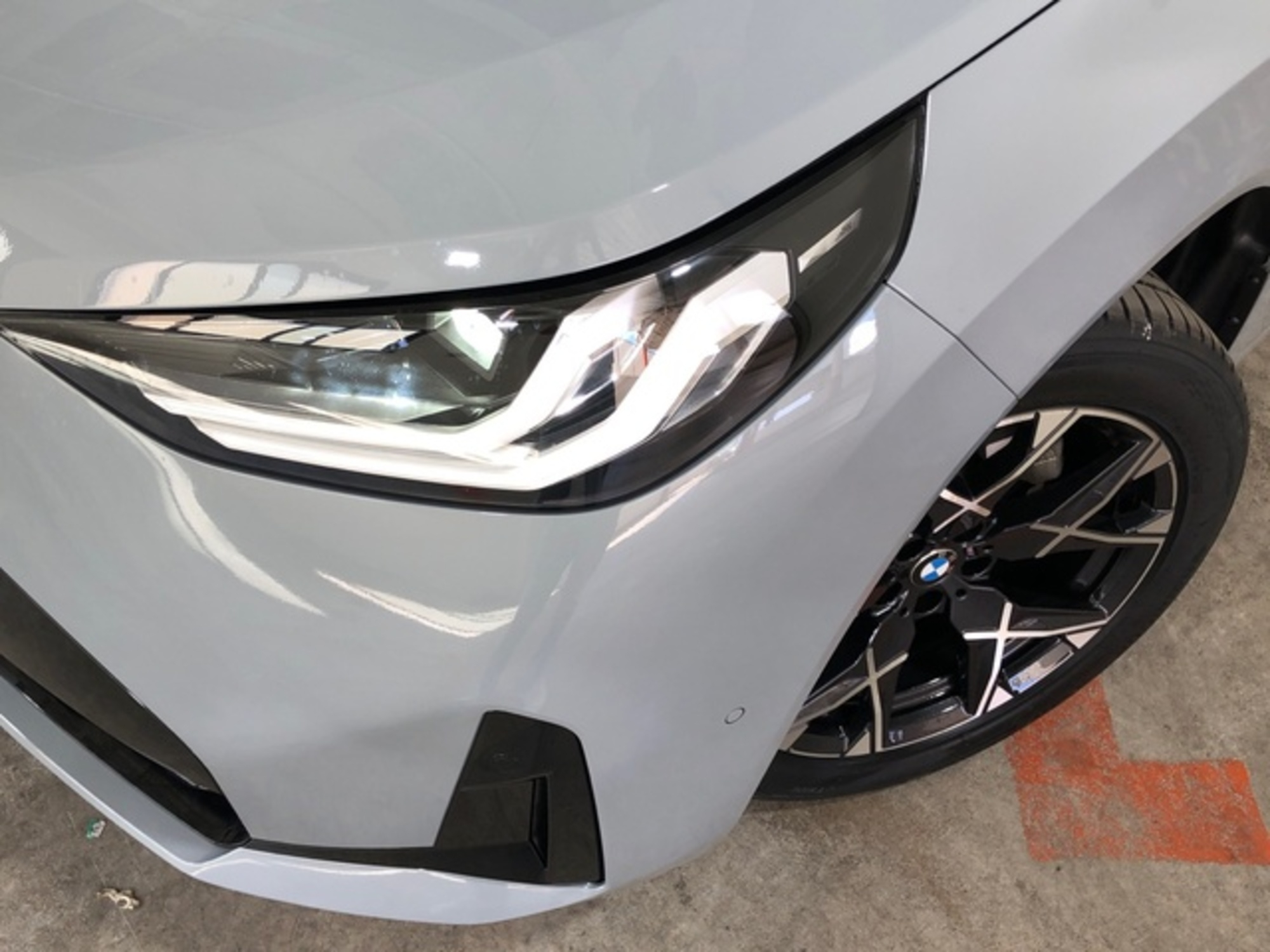Renting BMW X3 xDrive20d 145 kW (197 CV) 11
