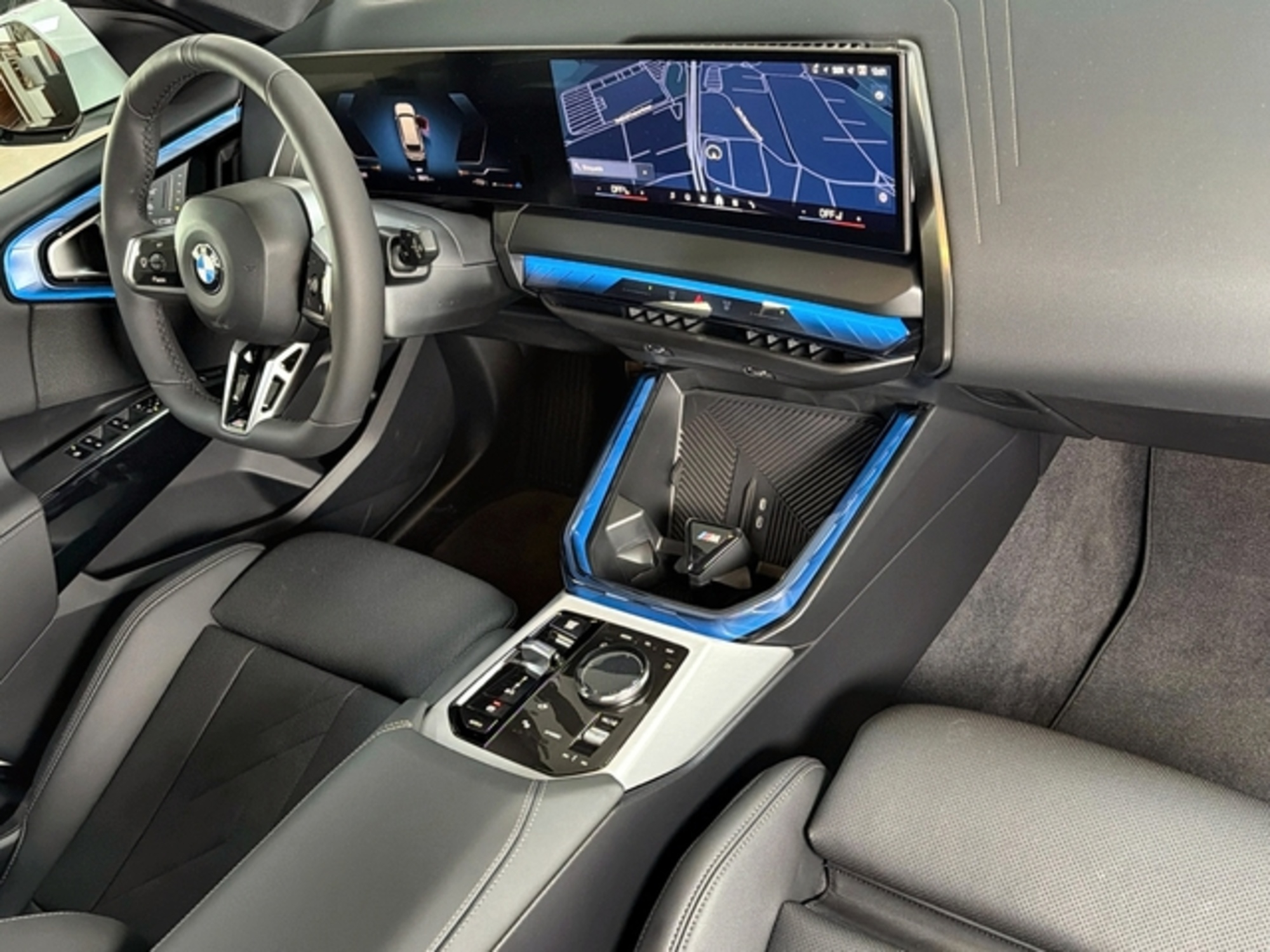 Renting BMW X3 xDrive20d 145 kW (197 CV) 13