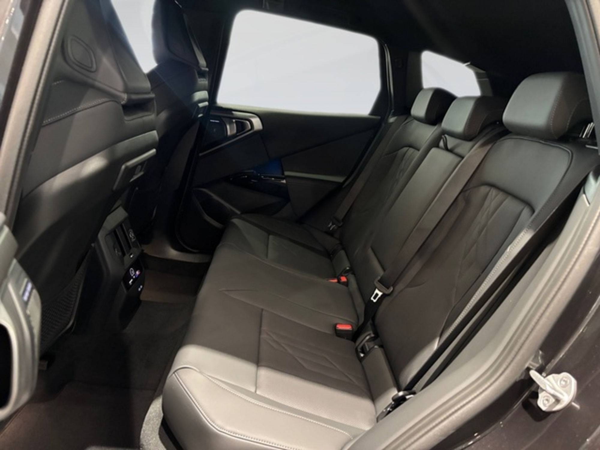 Renting BMW X3 xDrive20d 145 kW (197 CV) 18 9