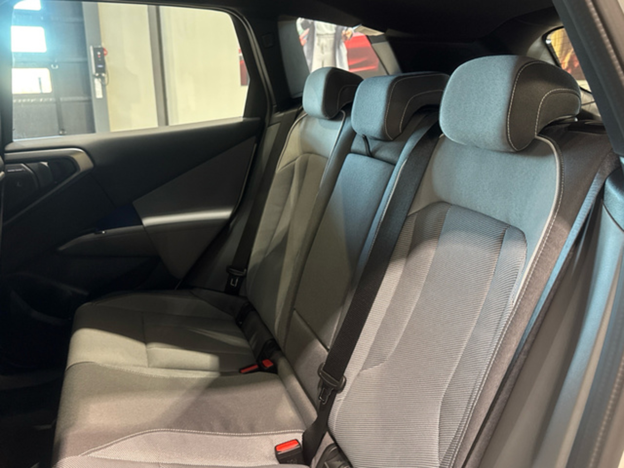 Renting BMW X3 xDrive20d 145 kW (197 CV) 18 14