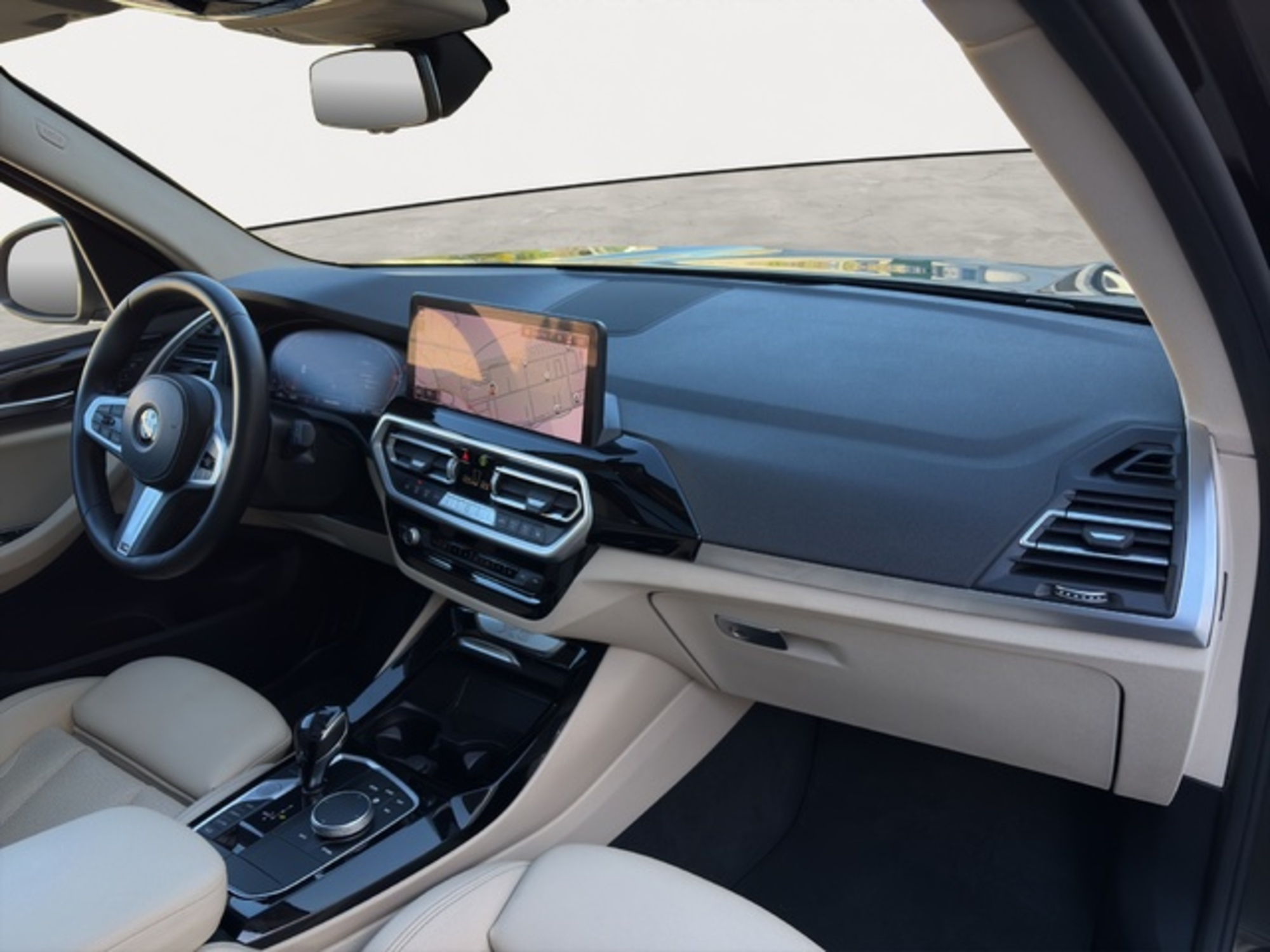 Renting BMW X3 xDrive20d xLine 140 kW (190 CV) 3 7