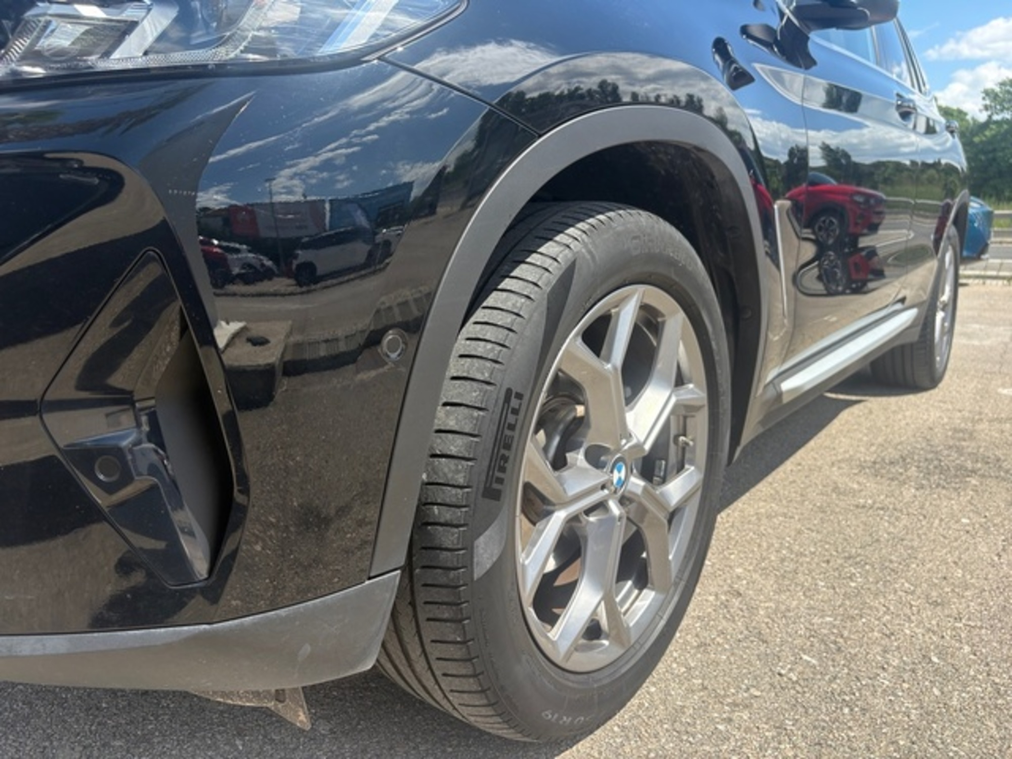 Renting BMW X3 xDrive20d xLine 140 kW (190 CV) 4 2