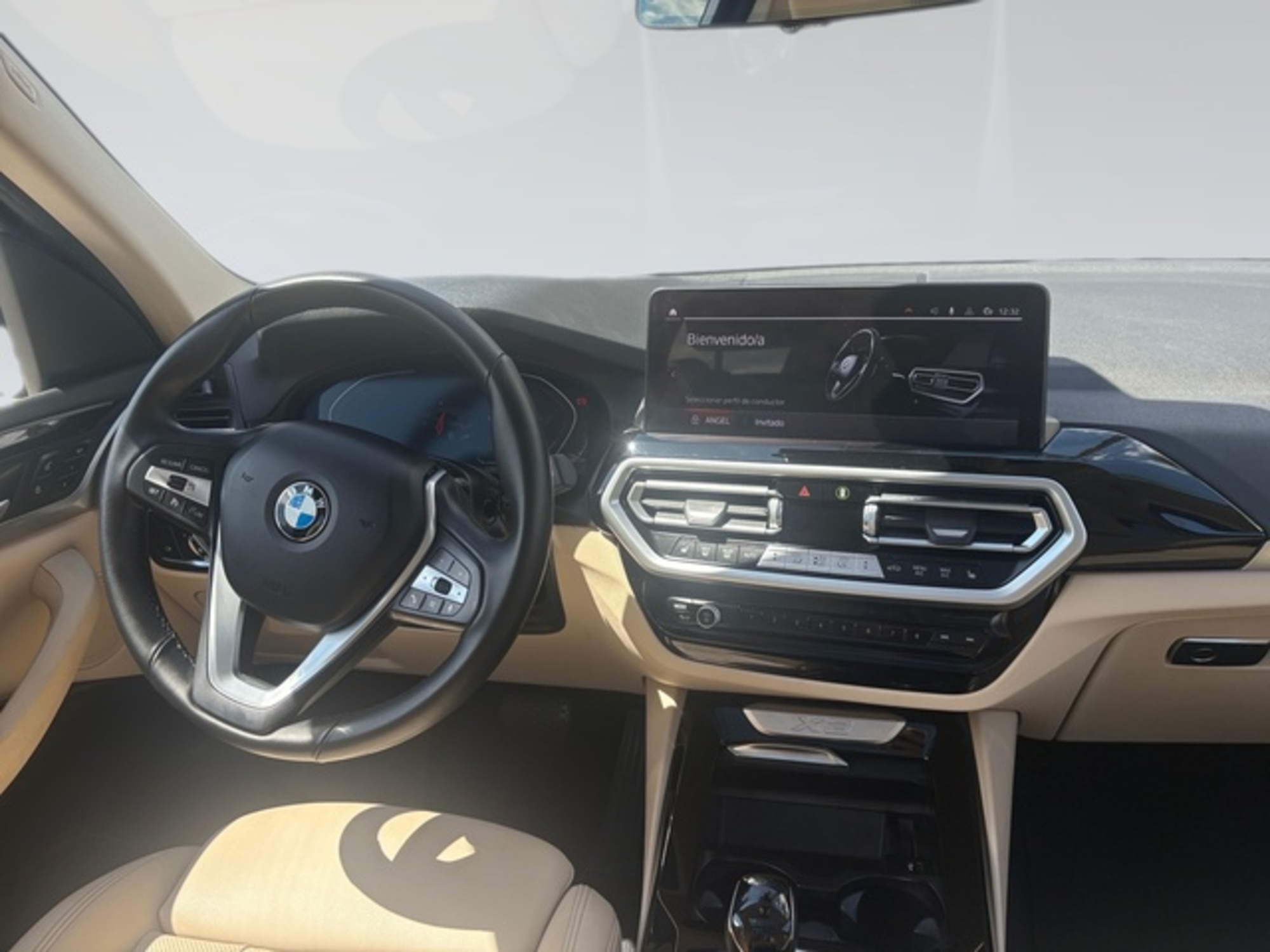 Renting BMW X3 xDrive20d xLine 140 kW (190 CV) 4 2