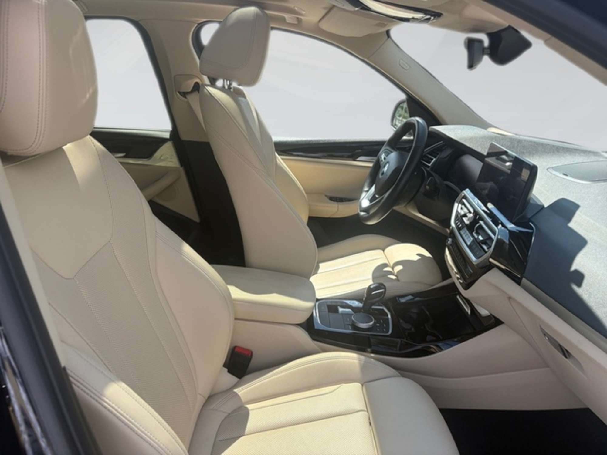 Renting BMW X3 xDrive20d xLine 140 kW (190 CV) 4 2