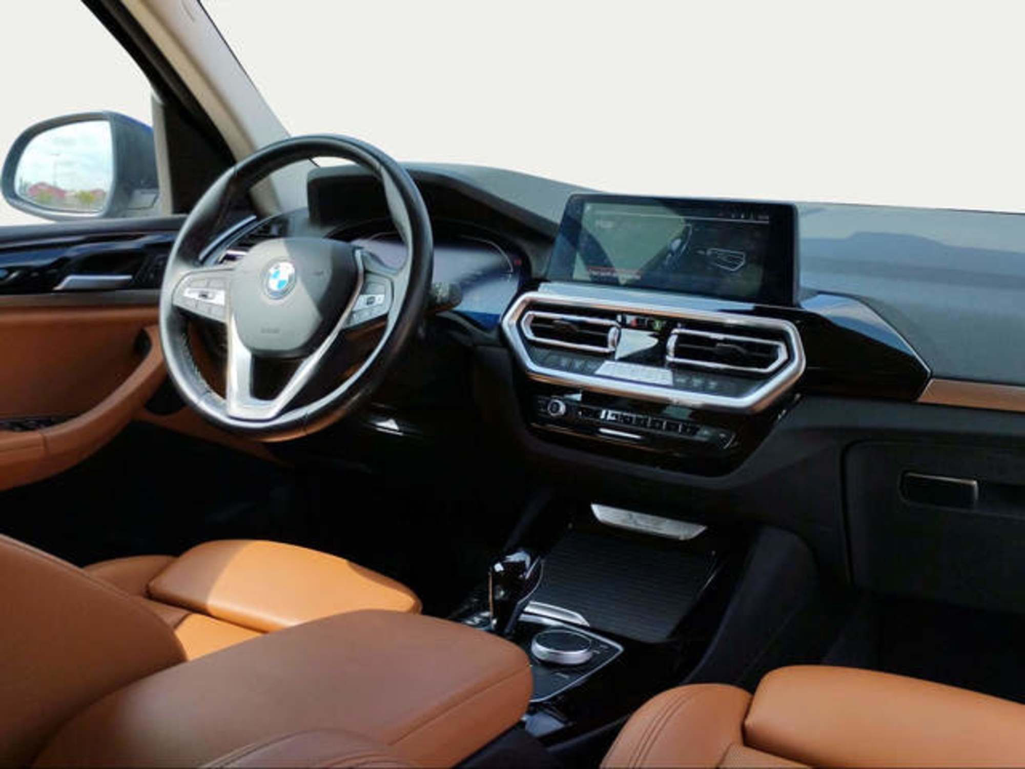 Renting BMW X3 xDrive20d xLine 140 kW (190 CV) 4 8