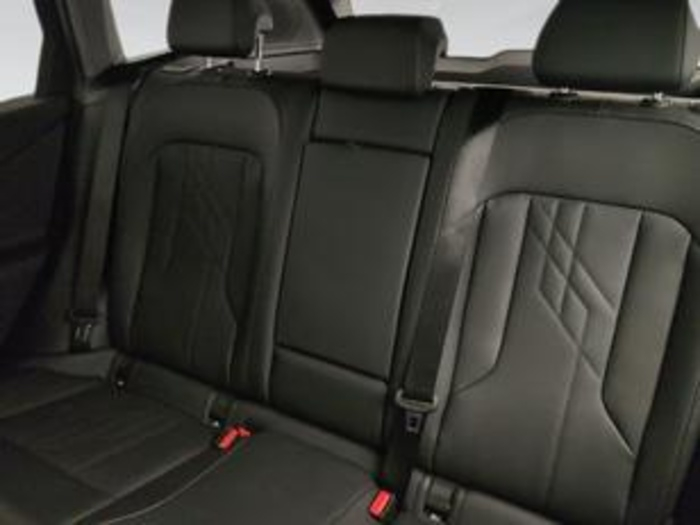 Renting BMW X3 xDrive30e 220 kW (299 CV) 14