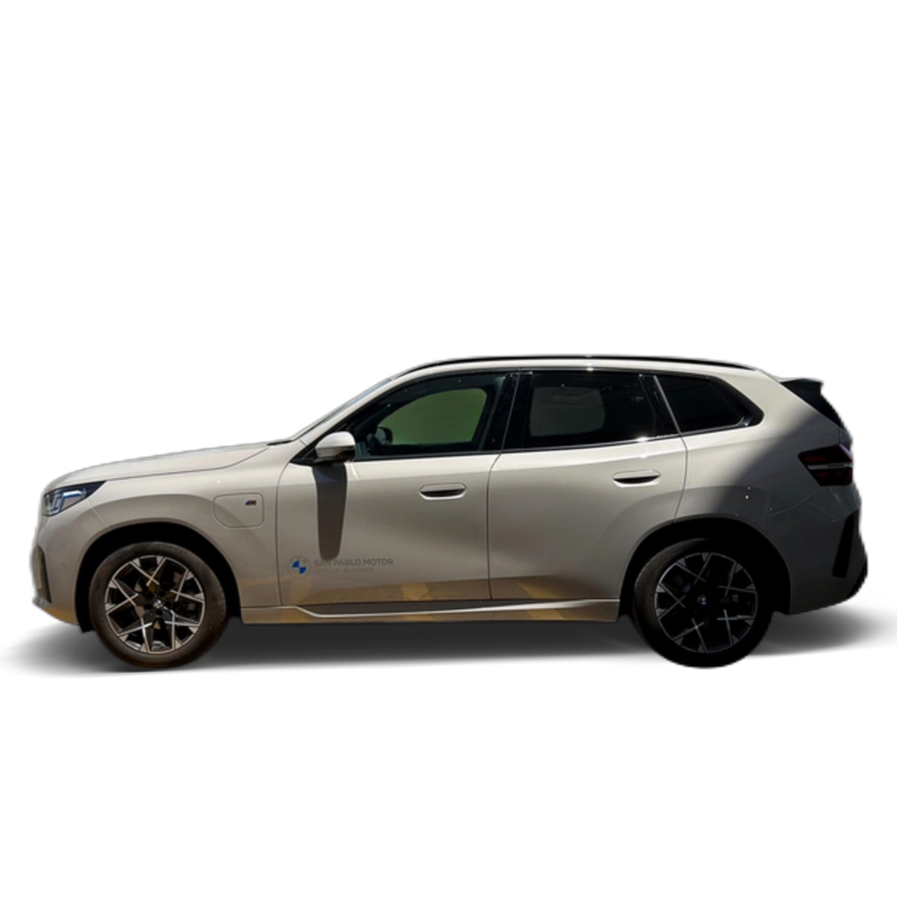 Renting BMW X3 xDrive30e 220 kW (299 CV) 5 1