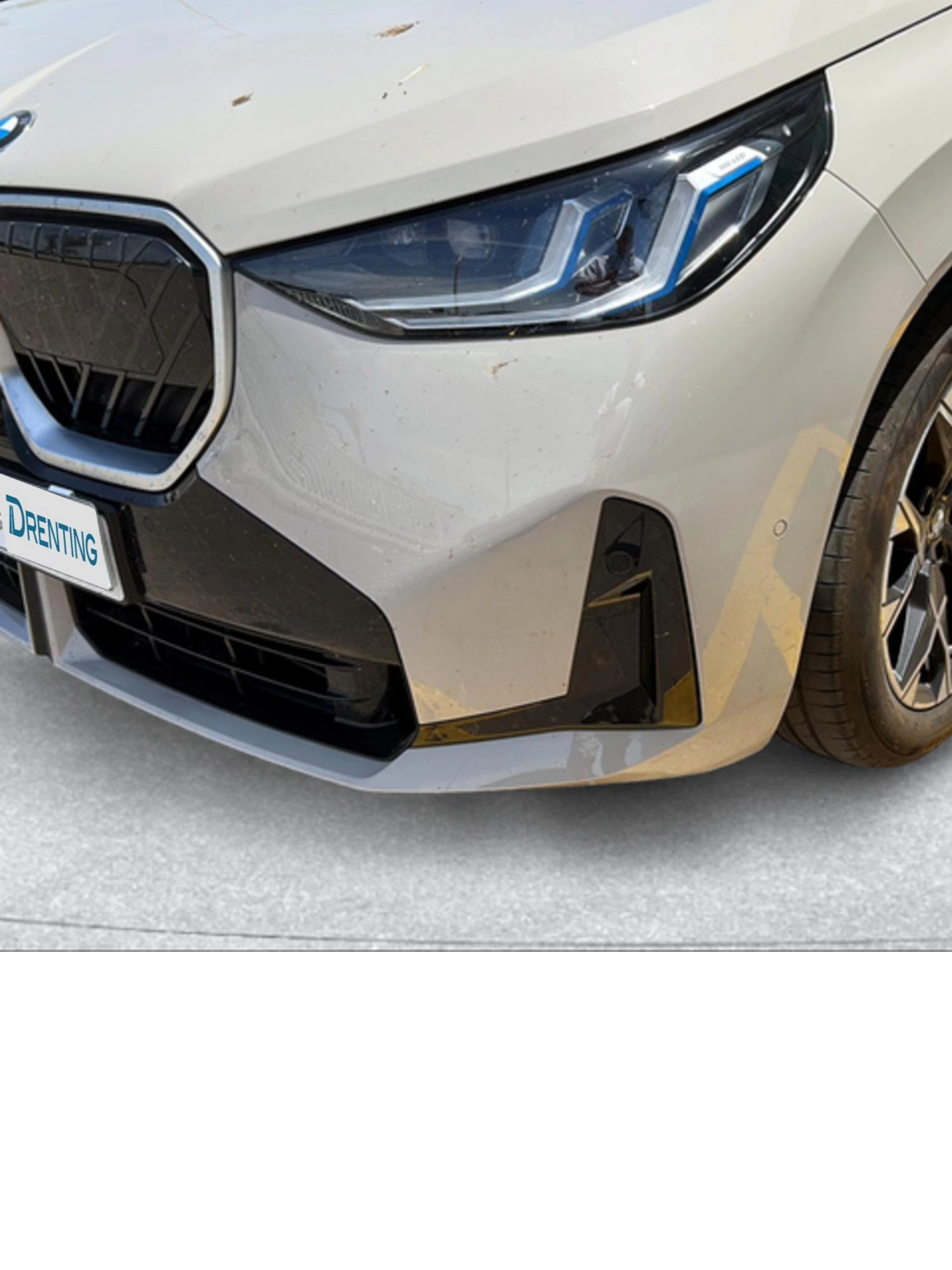 Renting BMW X3 xDrive30e 220 kW (299 CV) 5 1