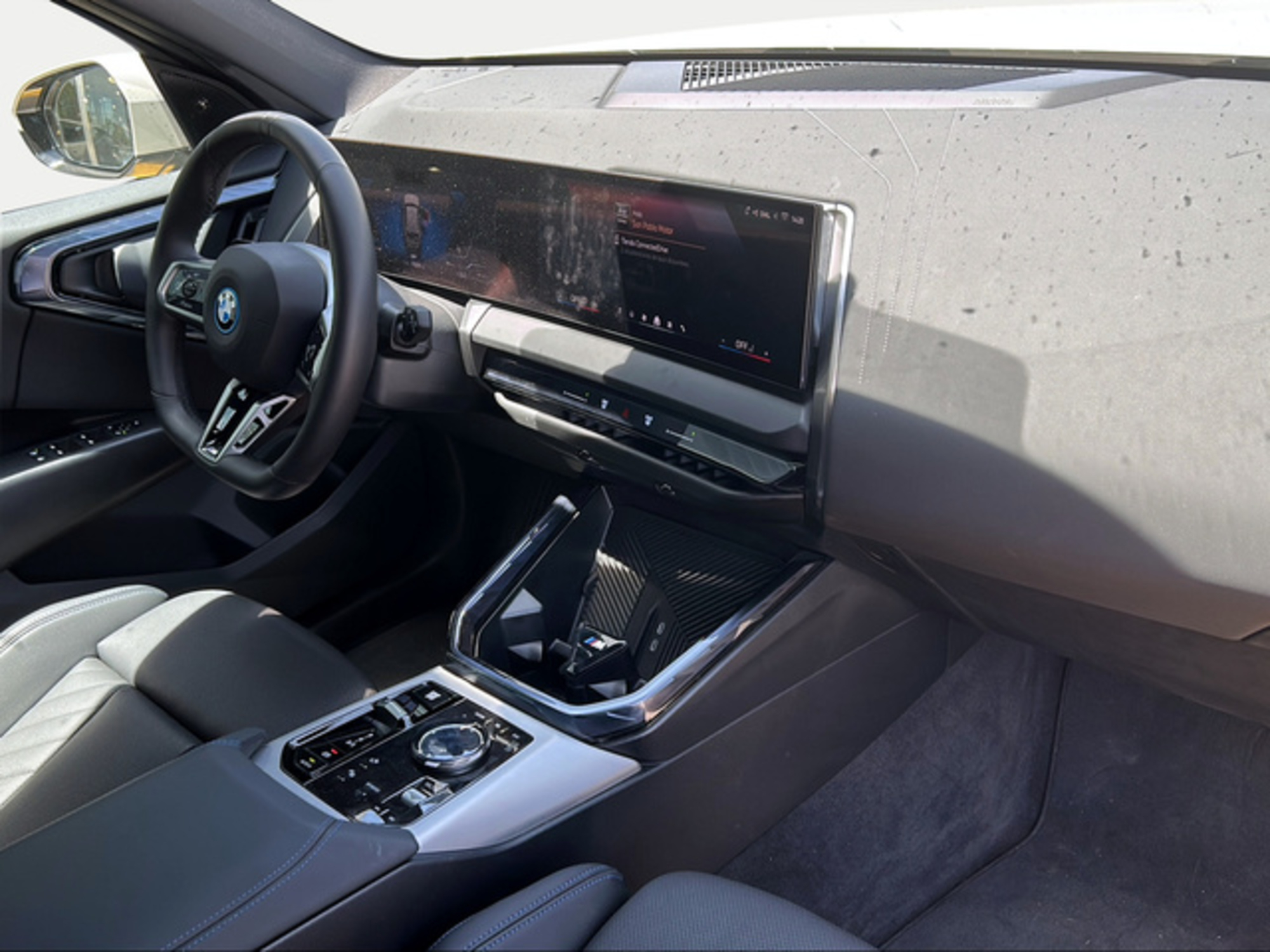 Renting BMW X3 xDrive30e 220 kW (299 CV) 5 1