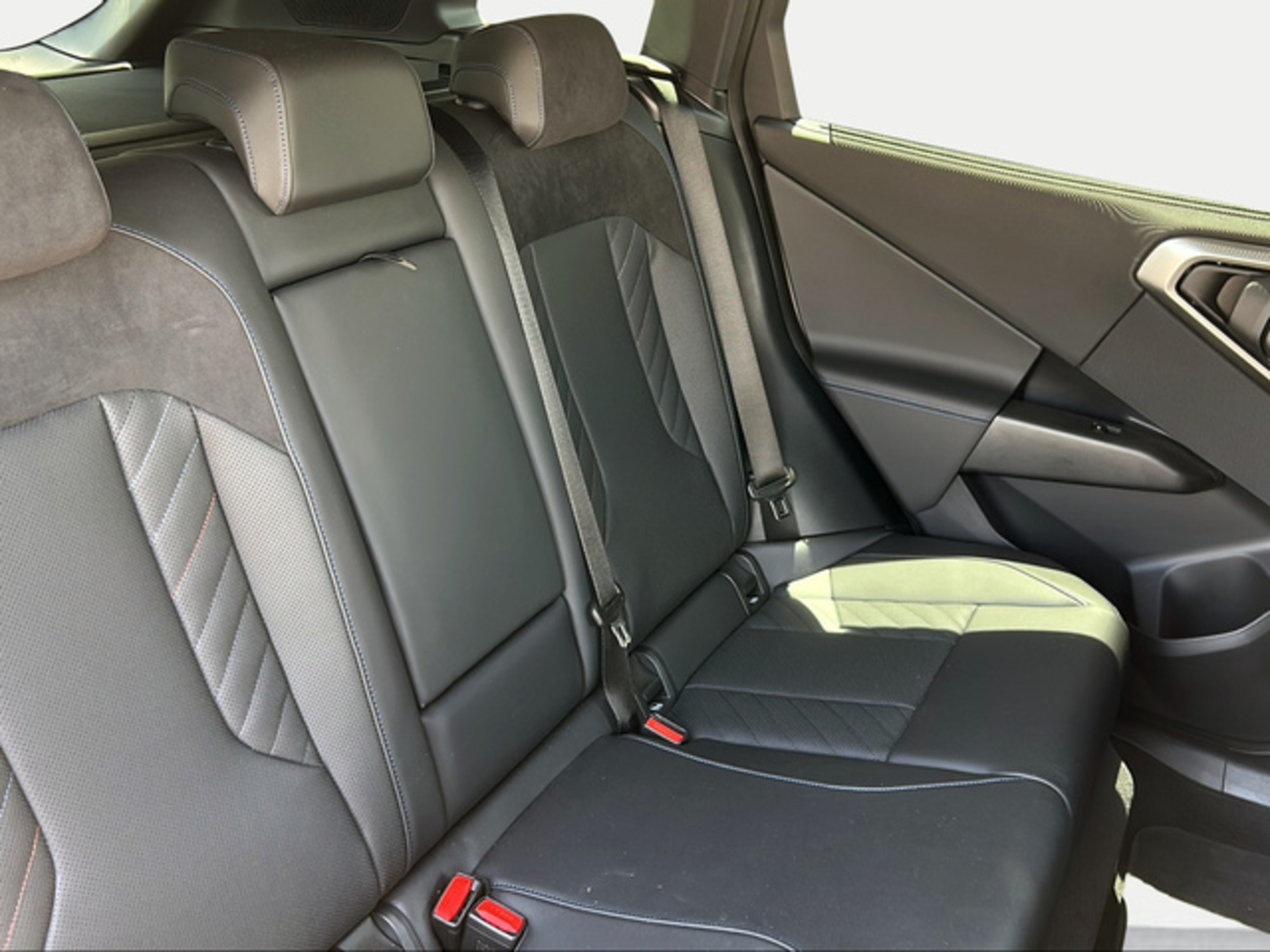 Renting BMW X3 xDrive30e 220 kW (299 CV) 5 1
