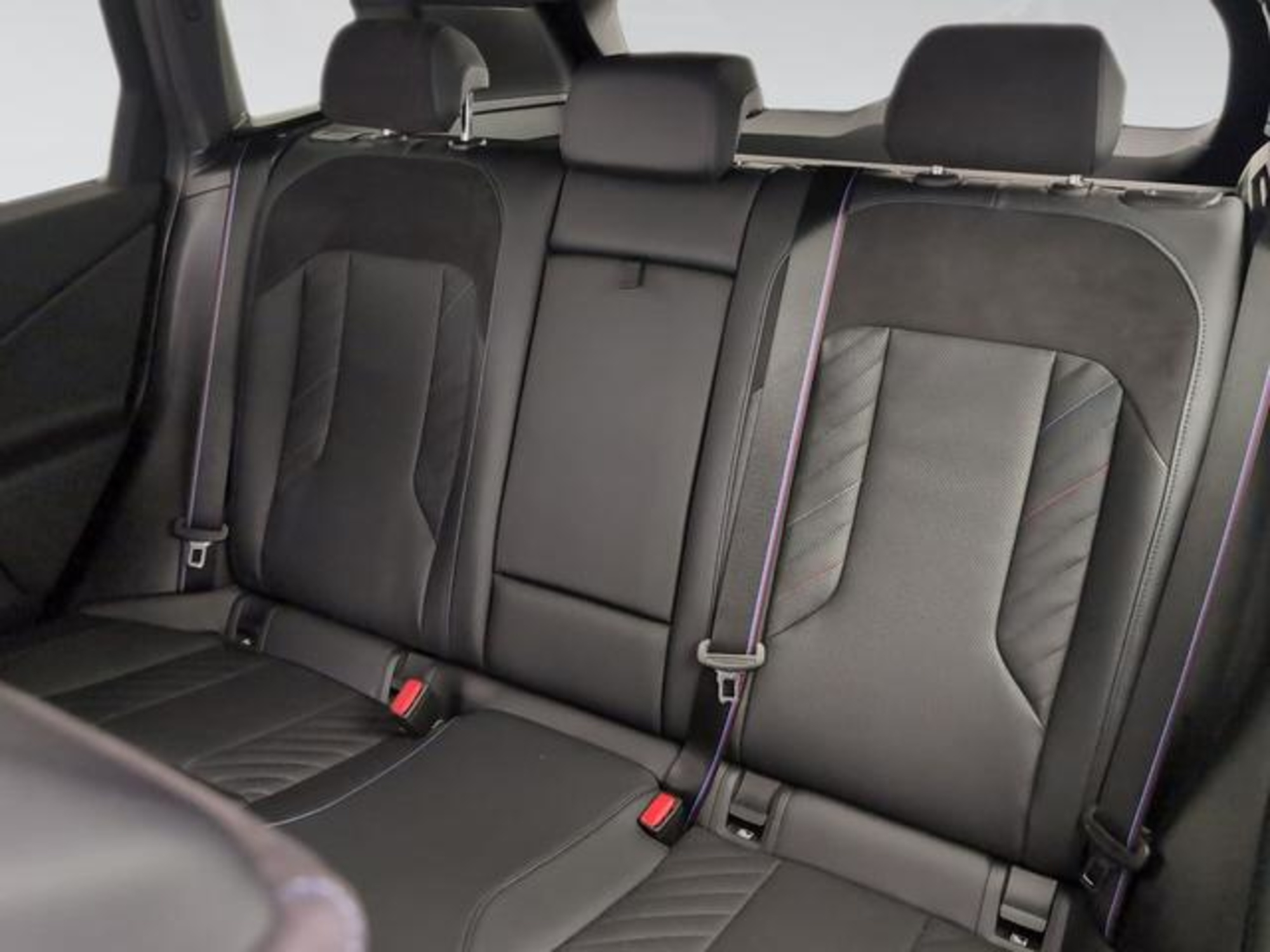 Renting BMW X3 xDrive30e 220 kW (299 CV) 6 3