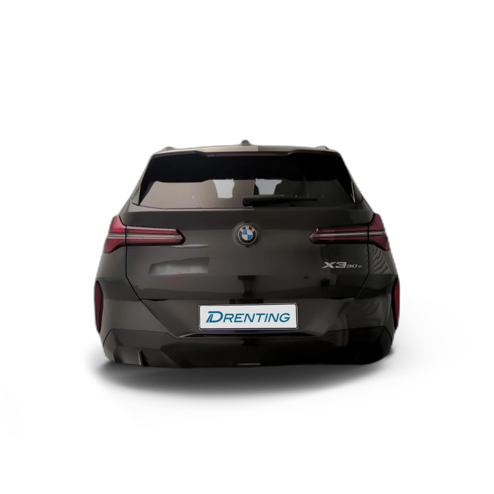 Renting BMW X3 xDrive30e 220 kW (299 CV) 6 4