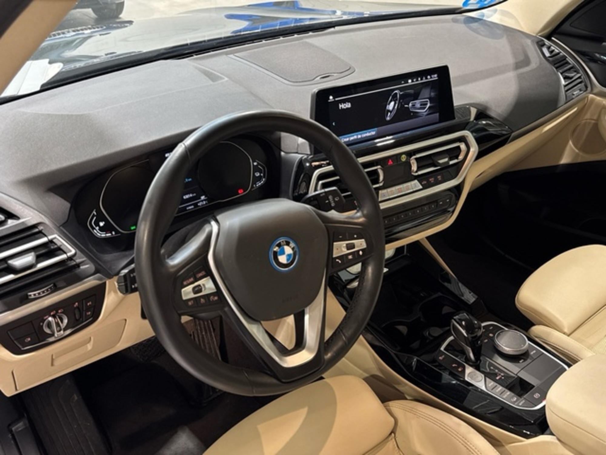 Renting BMW X3 xDrive30e xLine 215 kW (292 CV) 6