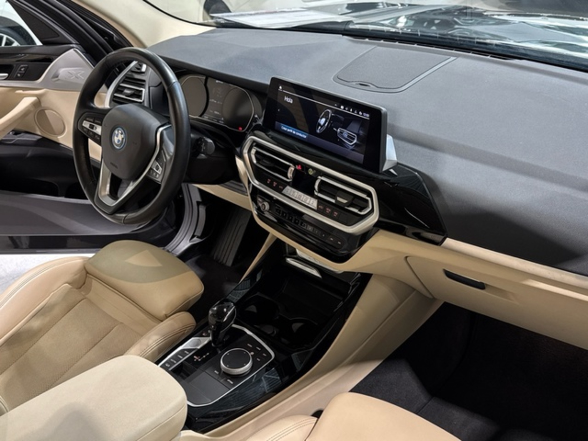 Renting BMW X3 xDrive30e xLine 215 kW (292 CV) 6