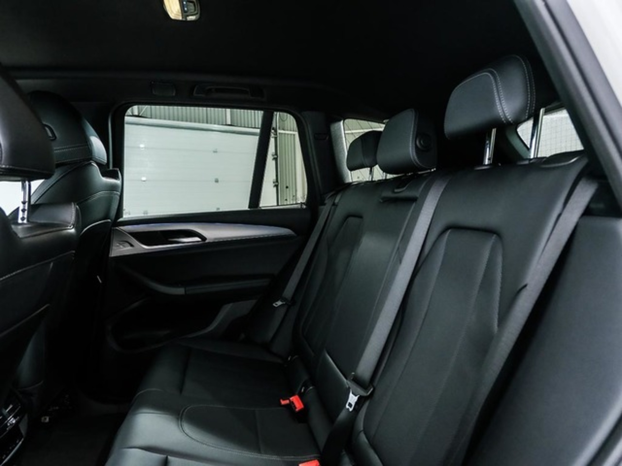Renting BMW X3 xDrive30e xLine 215 kW (292 CV) 6 1