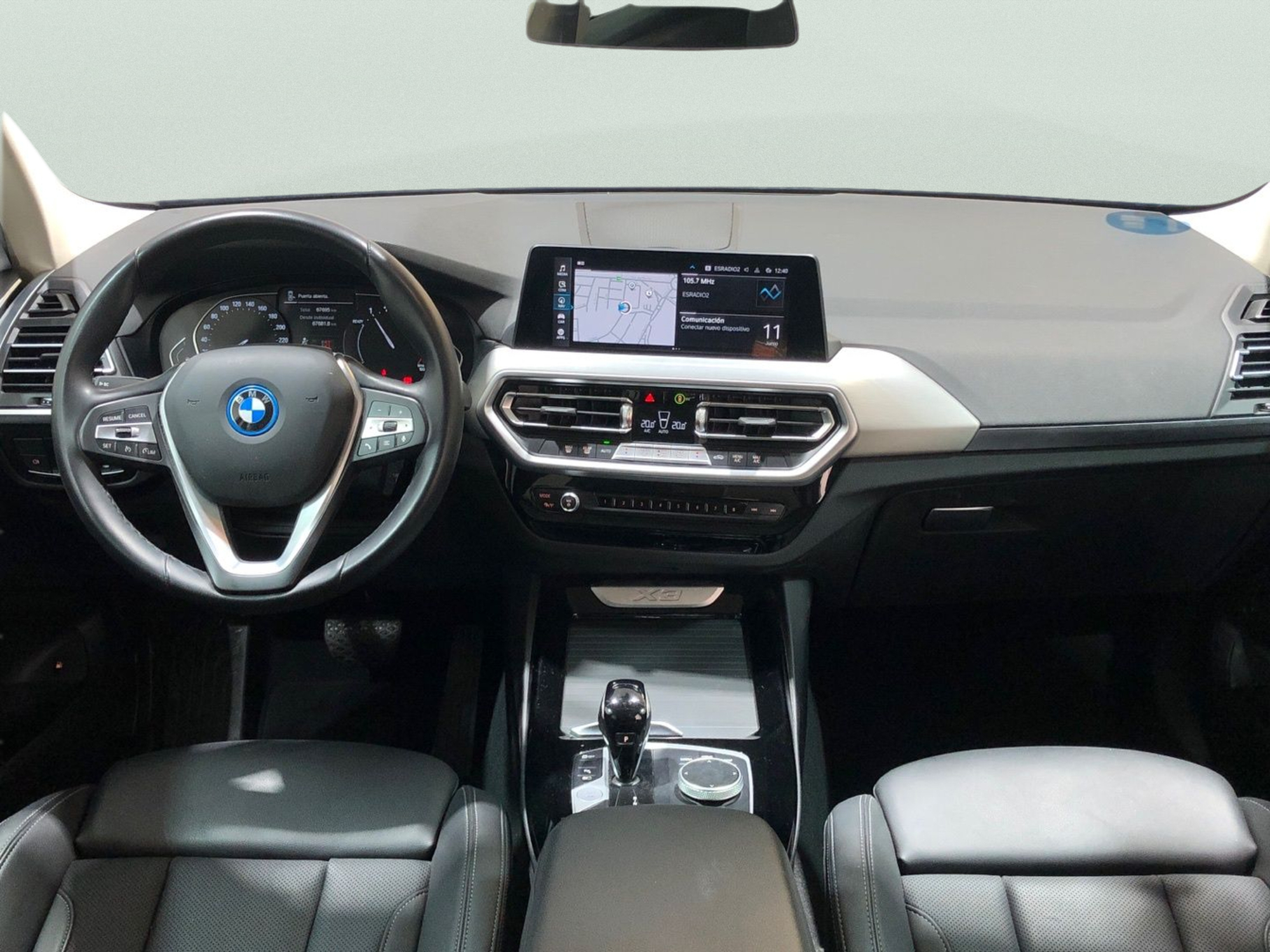 Renting BMW X3 xDrive30e xLine 215 kW (292 CV) 6 1