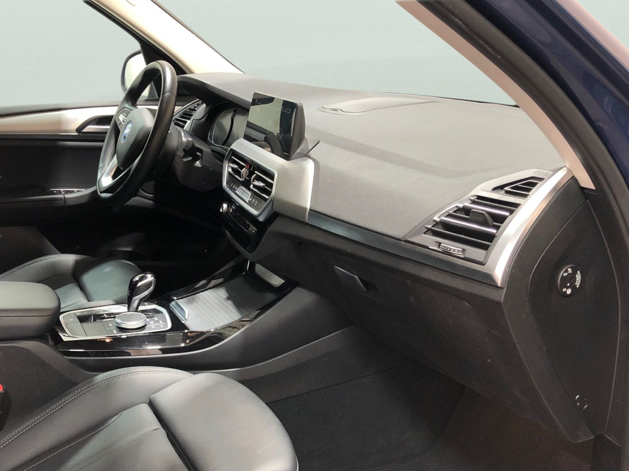 Renting BMW X3 xDrive30e xLine 215 kW (292 CV) 6 1