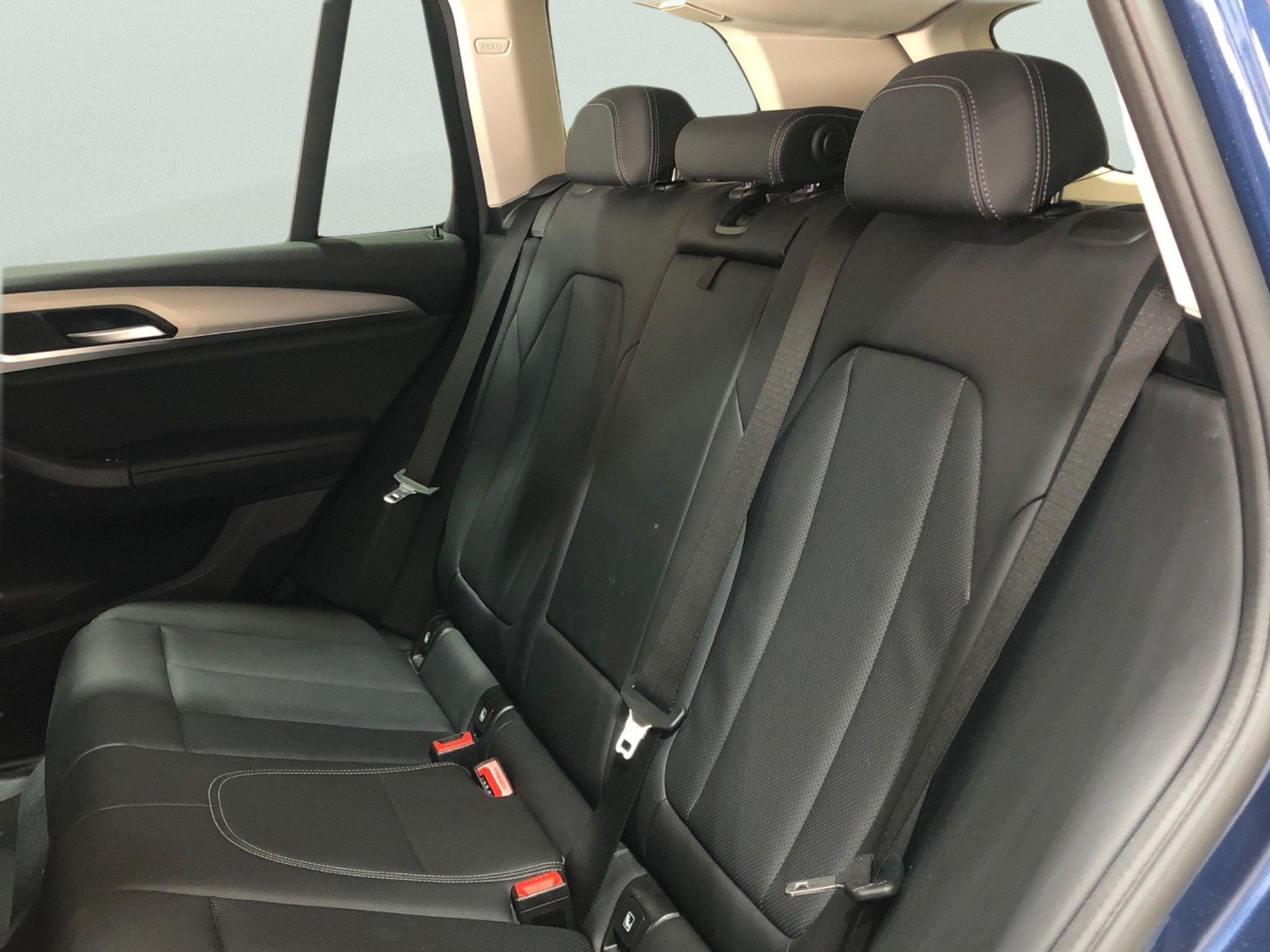 Renting BMW X3 xDrive30e xLine 215 kW (292 CV) 6 1