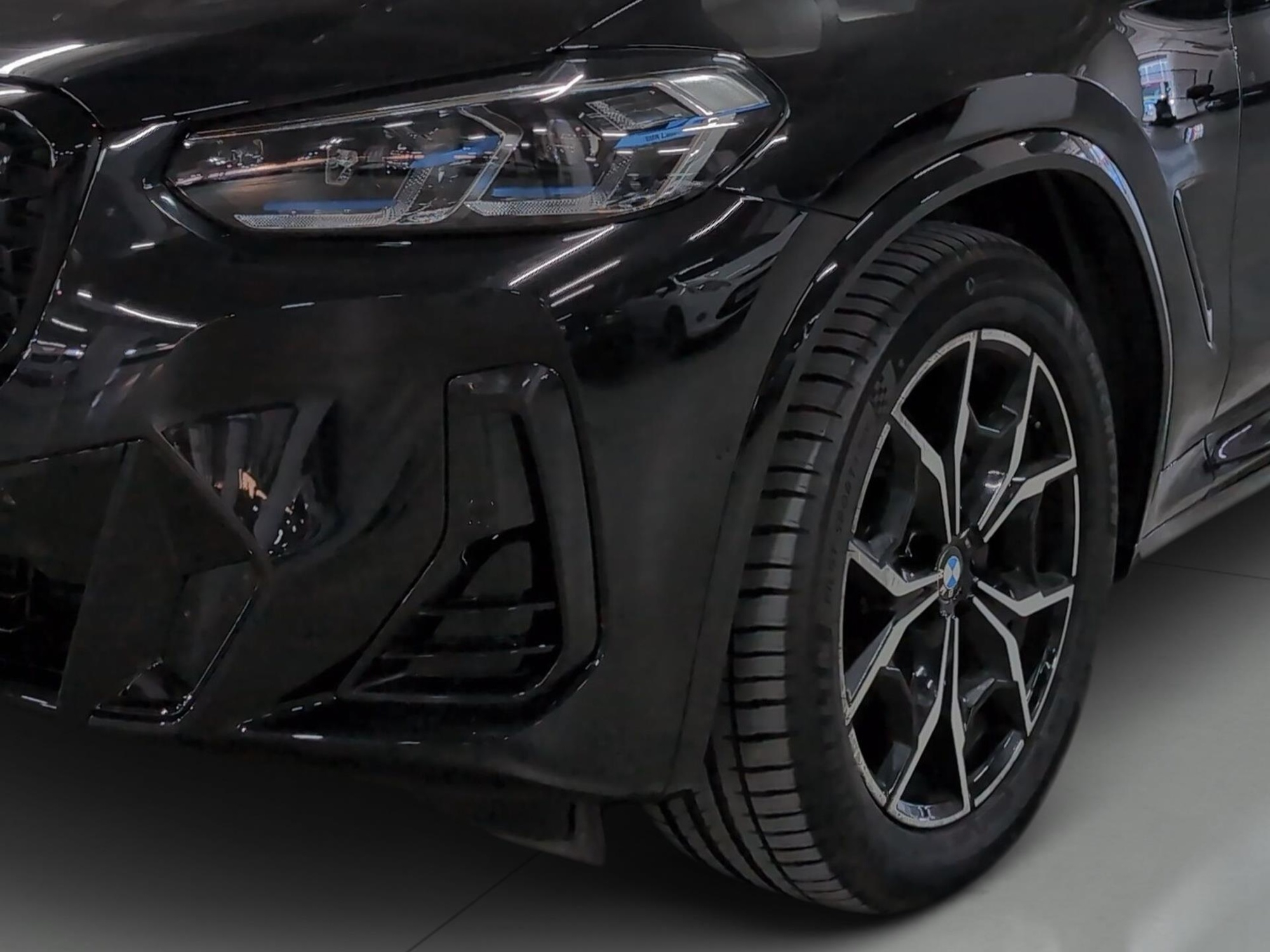 Renting BMW X4 xDrive20d xLine 140 kW (190 CV) 10 1