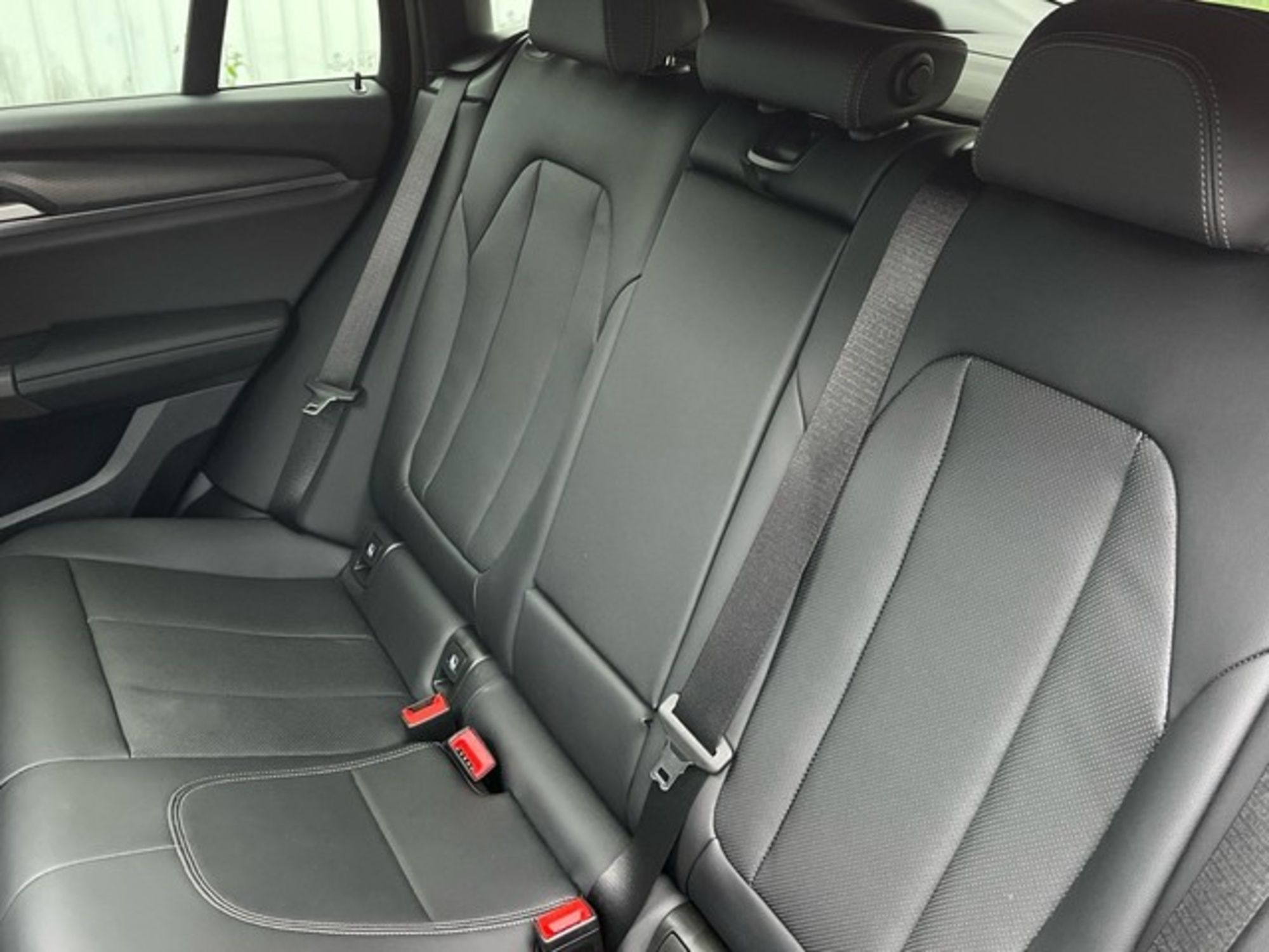Renting BMW X4 xDrive20d xLine 140 kW (190 CV) 20 2