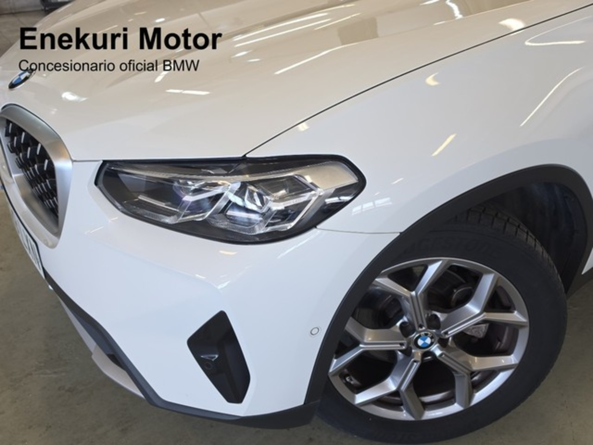 Renting BMW X4 xDrive20d xLine 140 kW (190 CV) 4 1