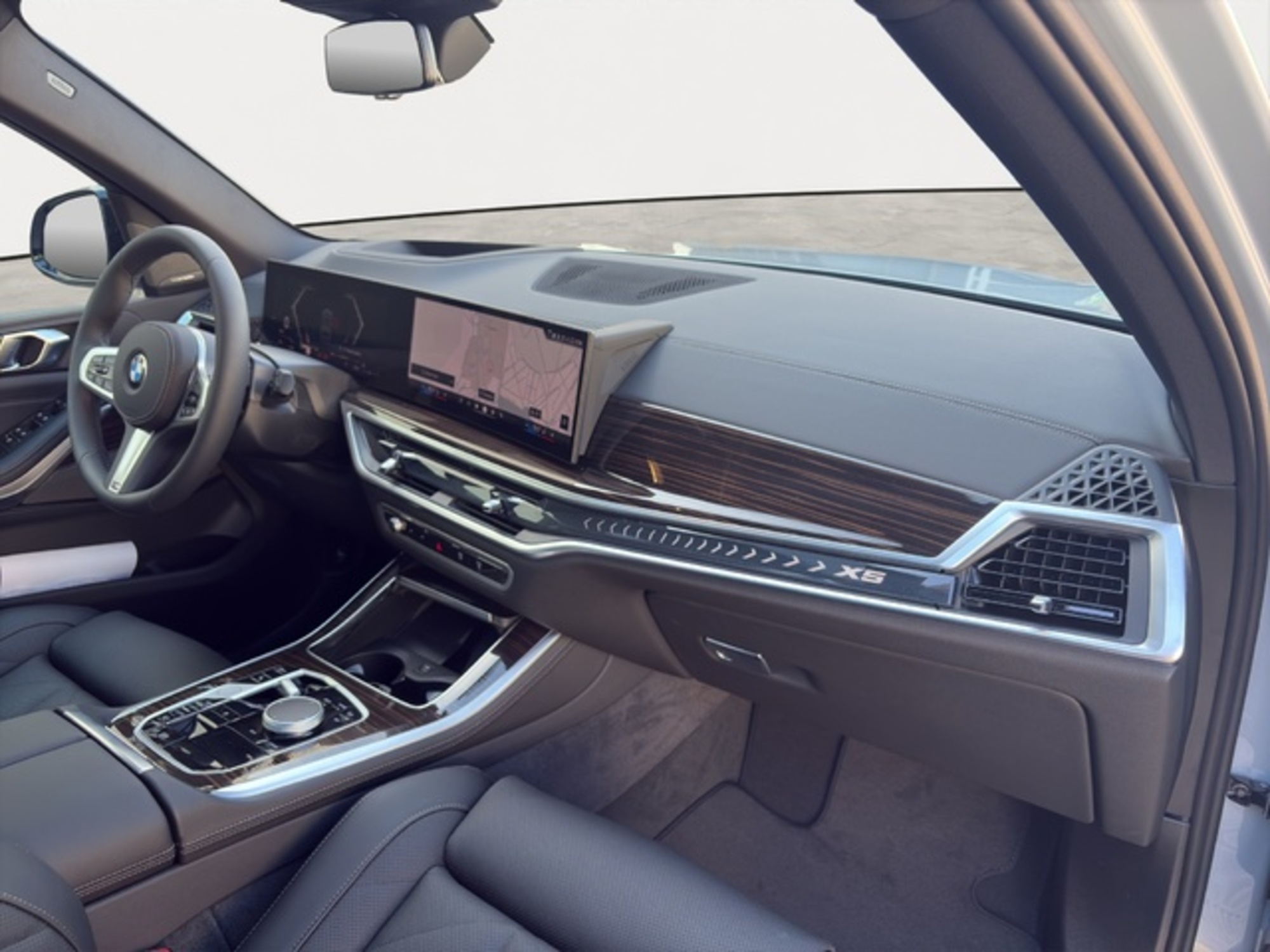 Renting BMW X5 xDrive30d 219 kW (298 CV) 2