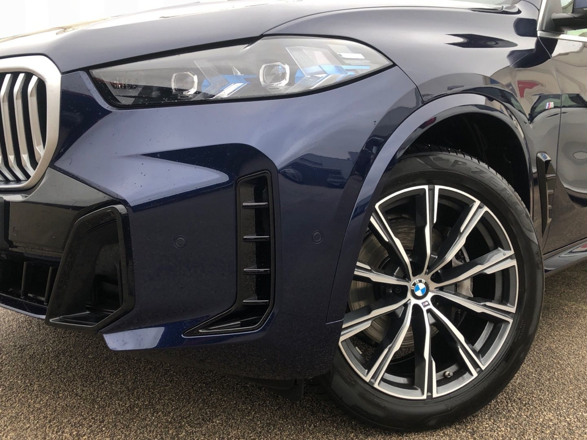 Renting BMW X5 xDrive30d 219 kW (298 CV) 8