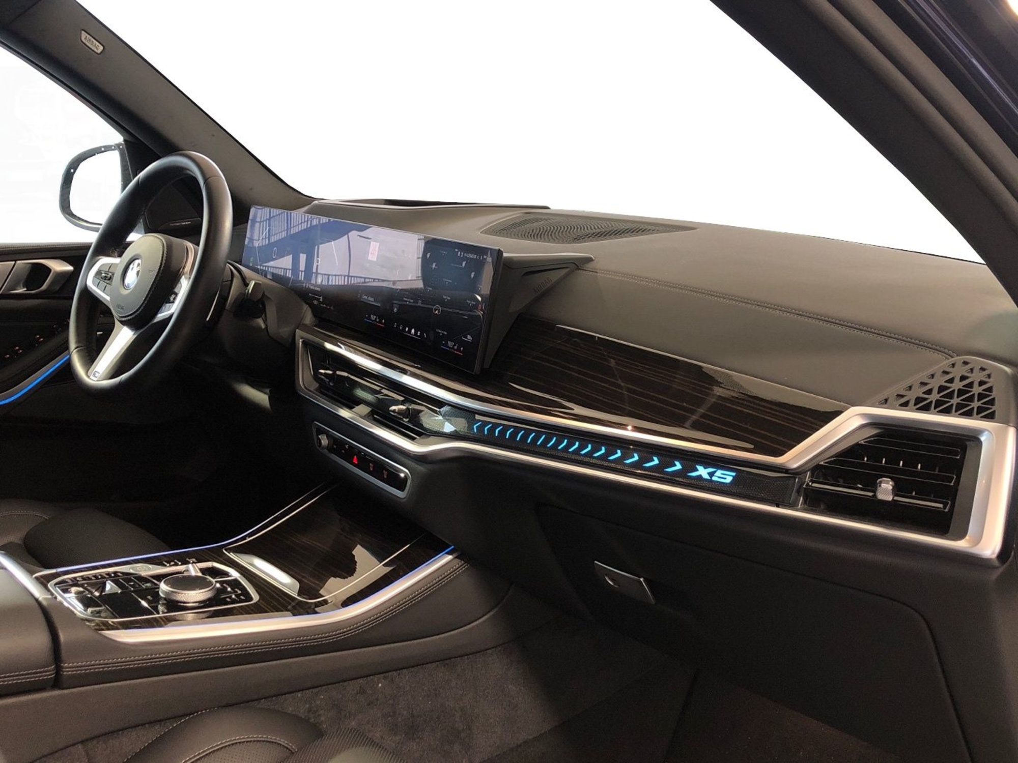 Renting BMW X5 xDrive30d 219 kW (298 CV) 8