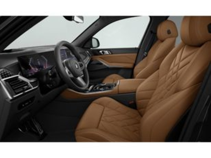 Renting BMW X5 xDrive30d xLine 219 kW (298 CV) 4