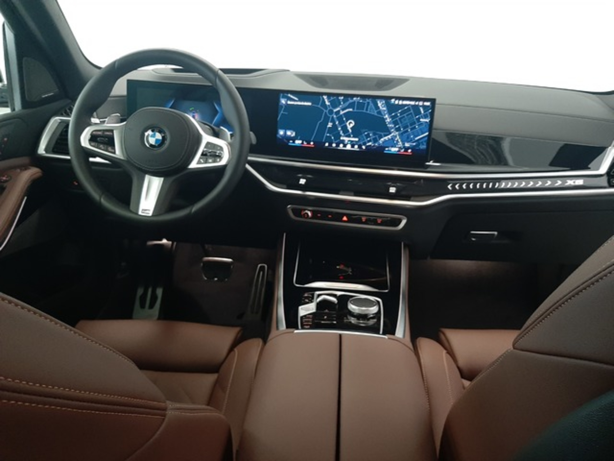 Renting BMW X5 xDrive30d xLine 219 kW (298 CV) 4 1