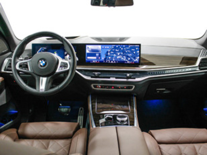 Renting BMW X5 xDrive30d xLine 219 kW (298 CV) 4 3