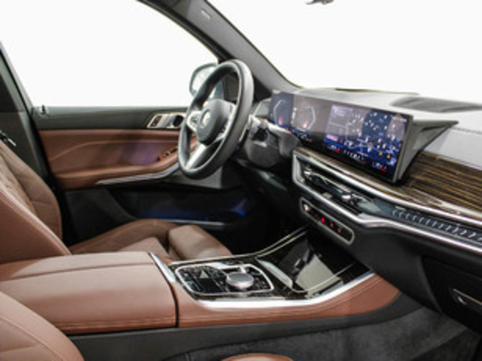 Renting BMW X5 xDrive30d xLine 219 kW (298 CV) 4 3