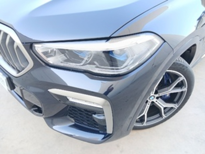 Renting BMW X6 M50i 390 kW (530 CV) 2
