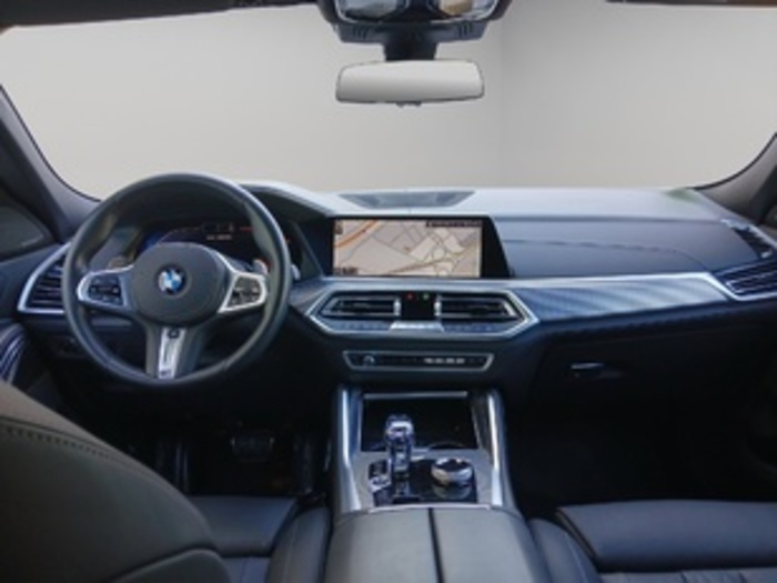 Renting BMW X6 M50i 390 kW (530 CV) 2